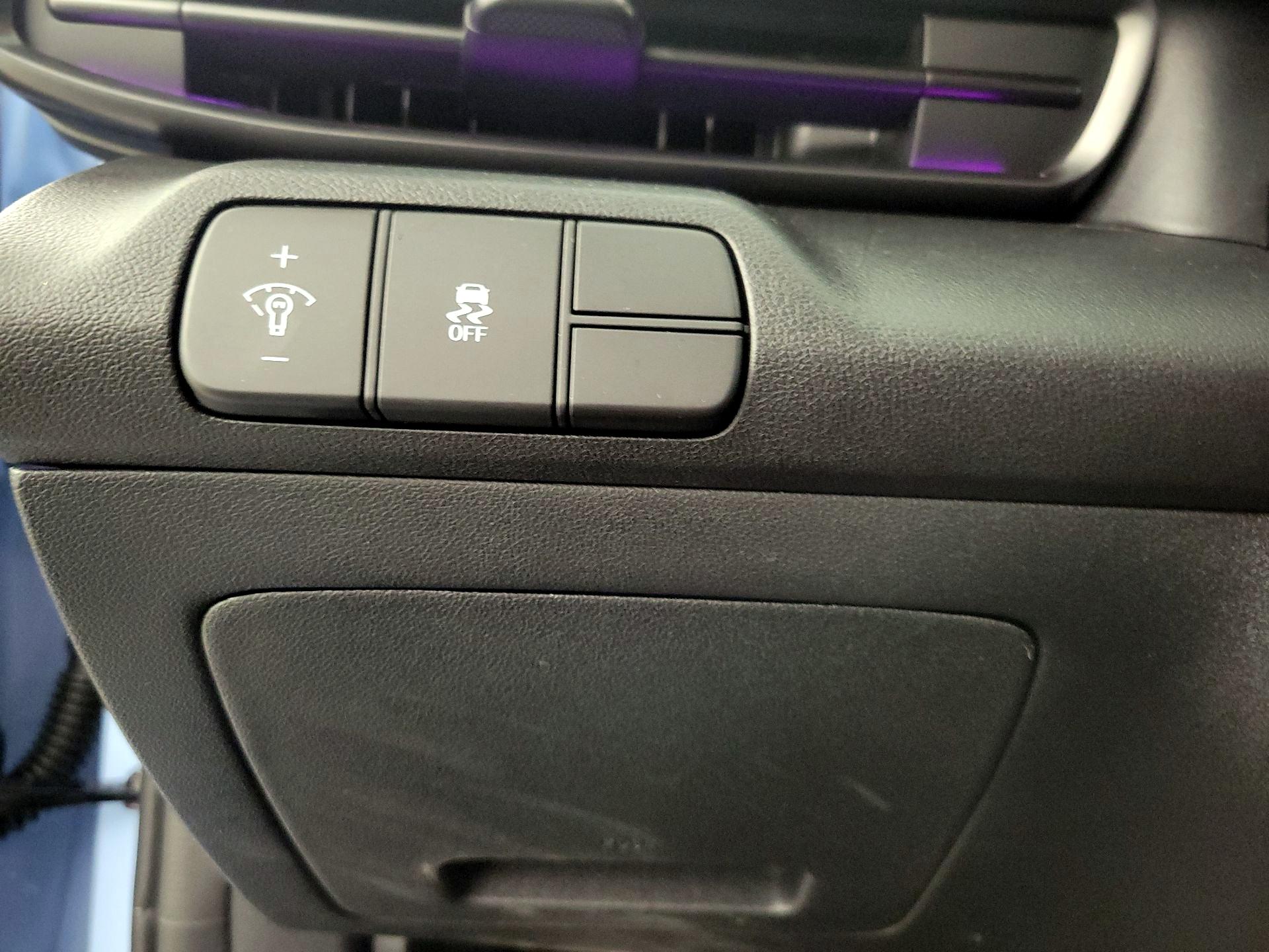 Thumbnail: 2025 Hyundai Elantra - 13