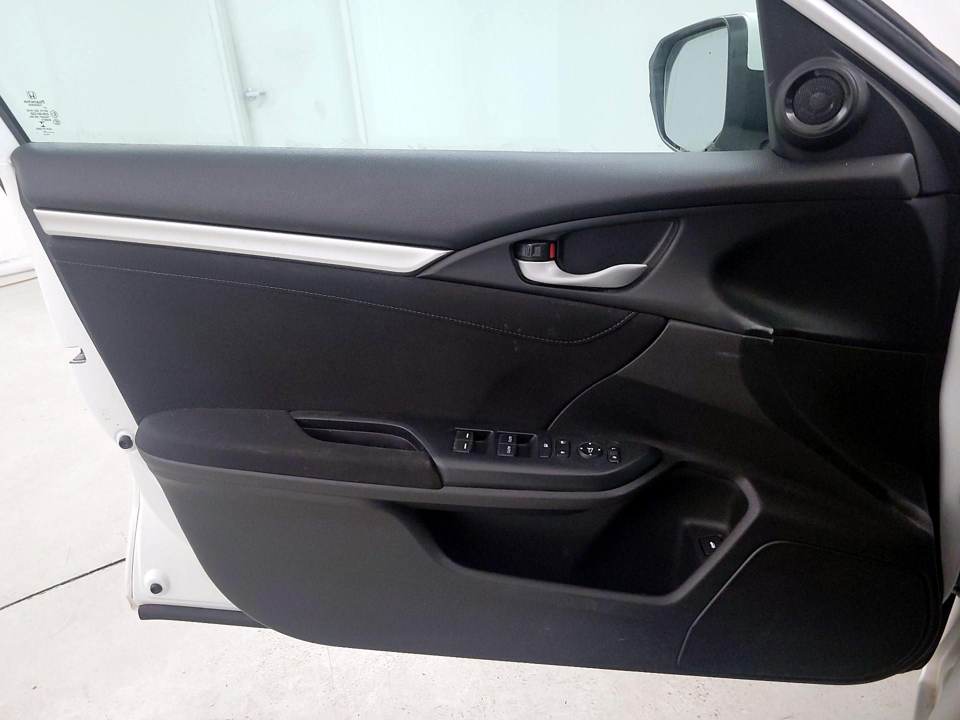 Thumbnail: 2016 Honda Civic - 12