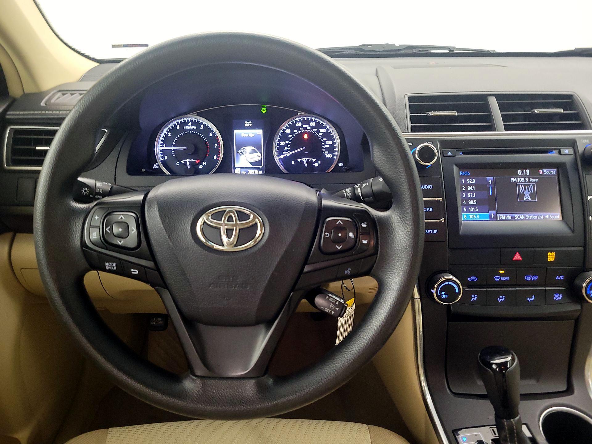 Thumbnail: 2016 Toyota Camry - 10
