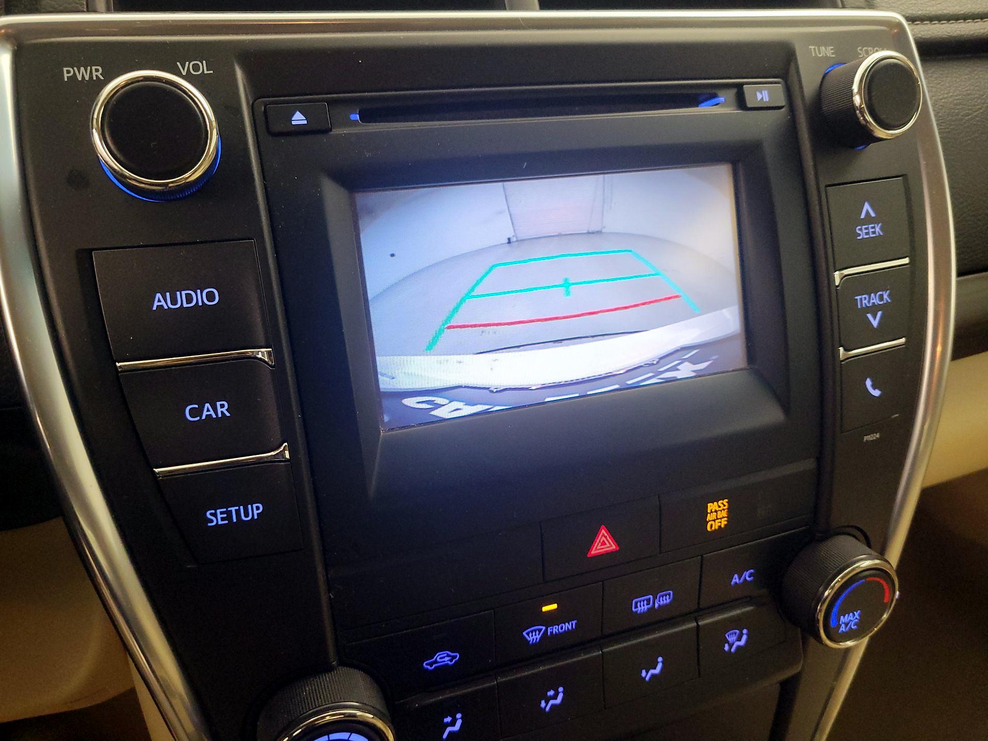 Thumbnail: 2016 Toyota Camry - 14