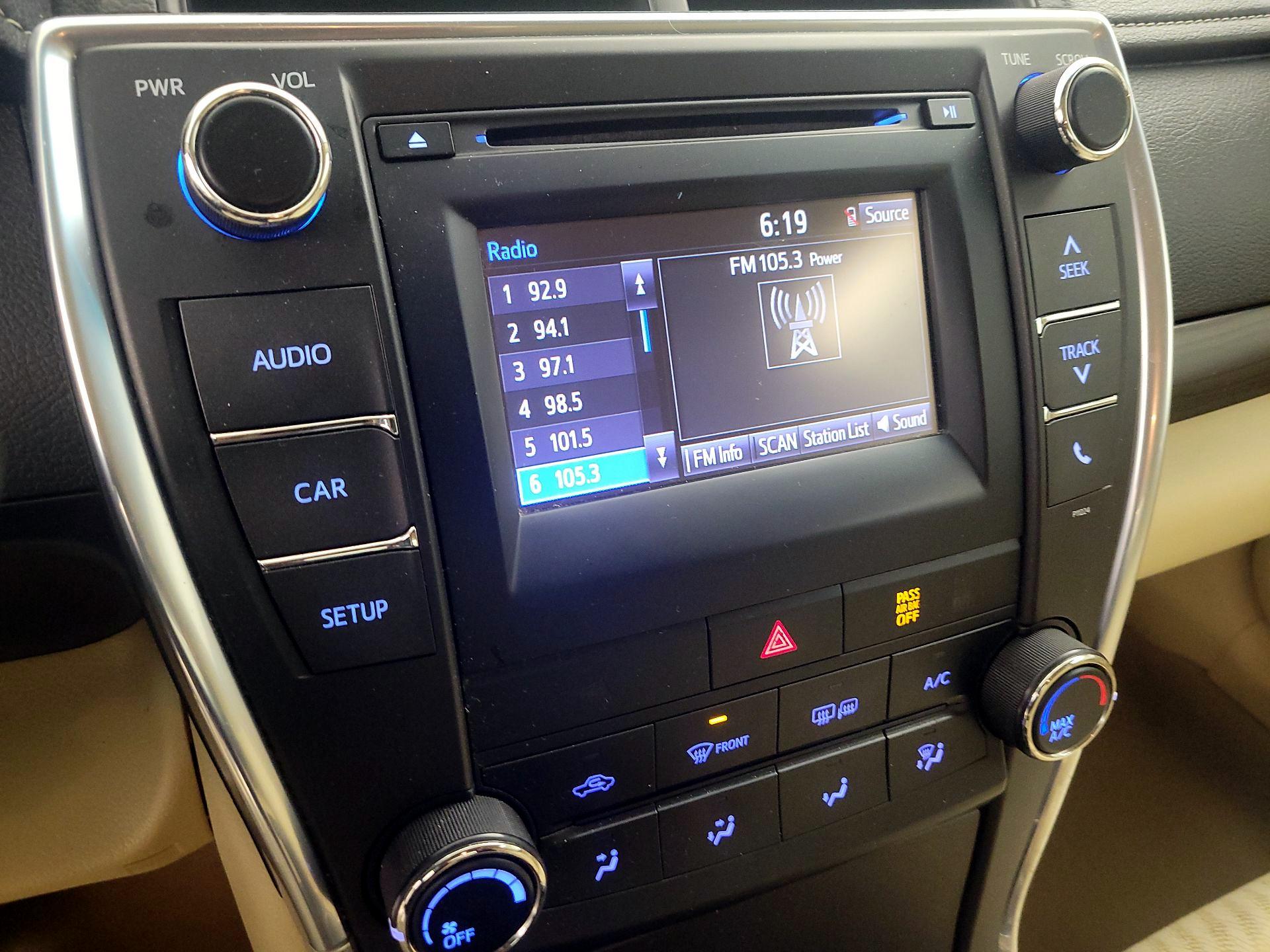 Thumbnail: 2016 Toyota Camry - 15