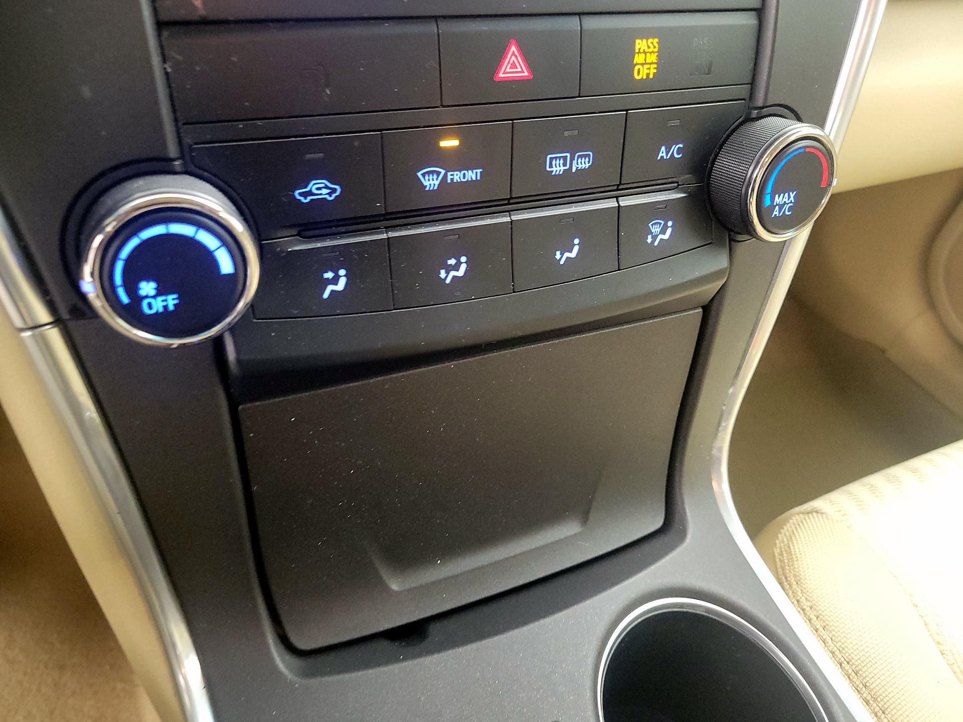 Thumbnail: 2016 Toyota Camry - 16