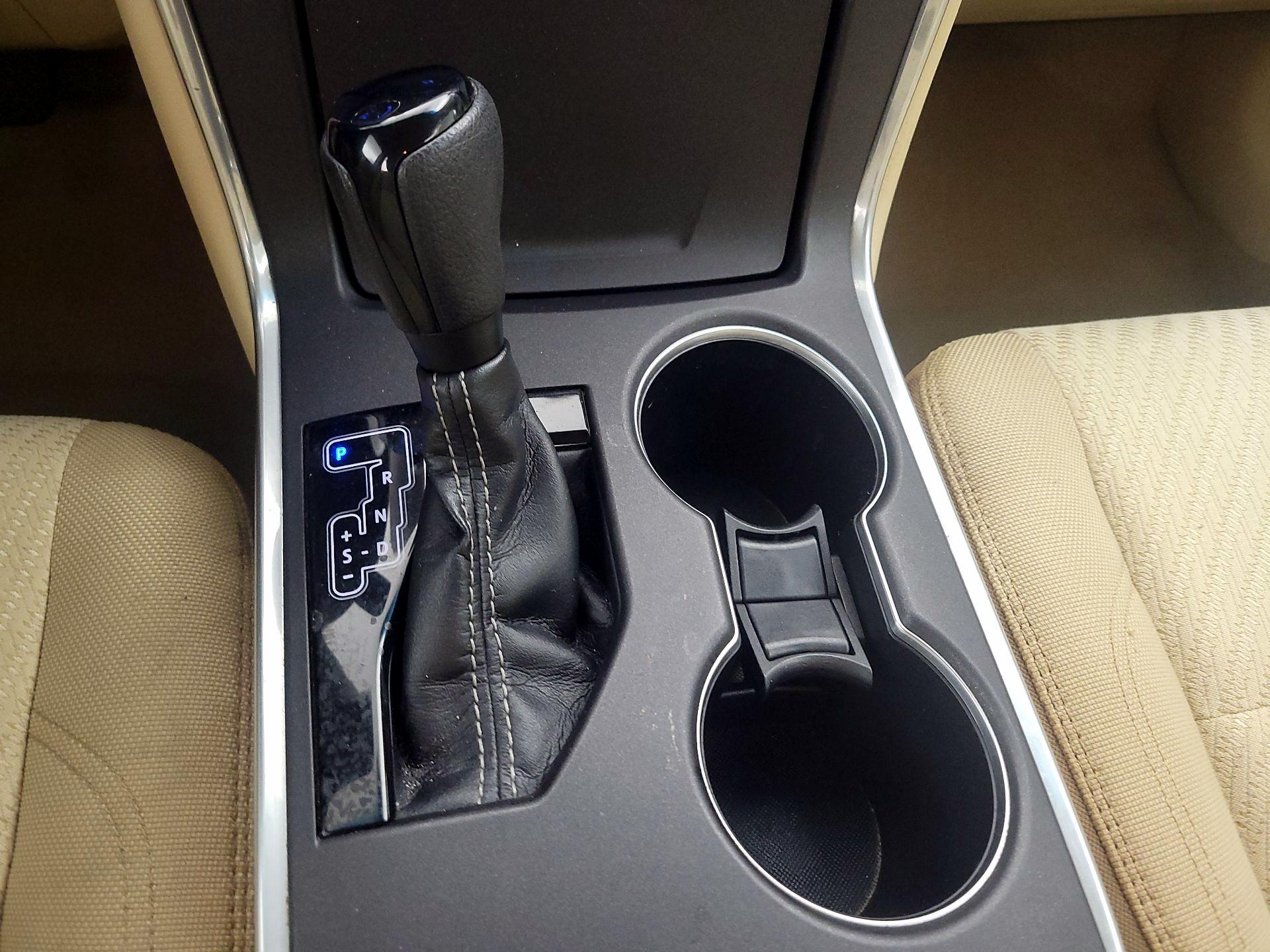 Thumbnail: 2016 Toyota Camry - 17