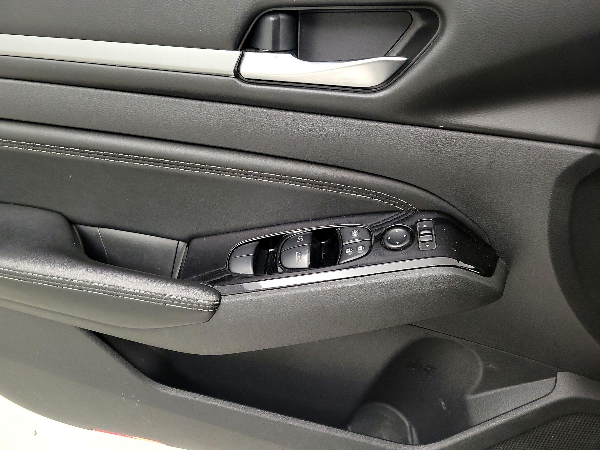 Thumbnail: 2020 Nissan Altima - 12