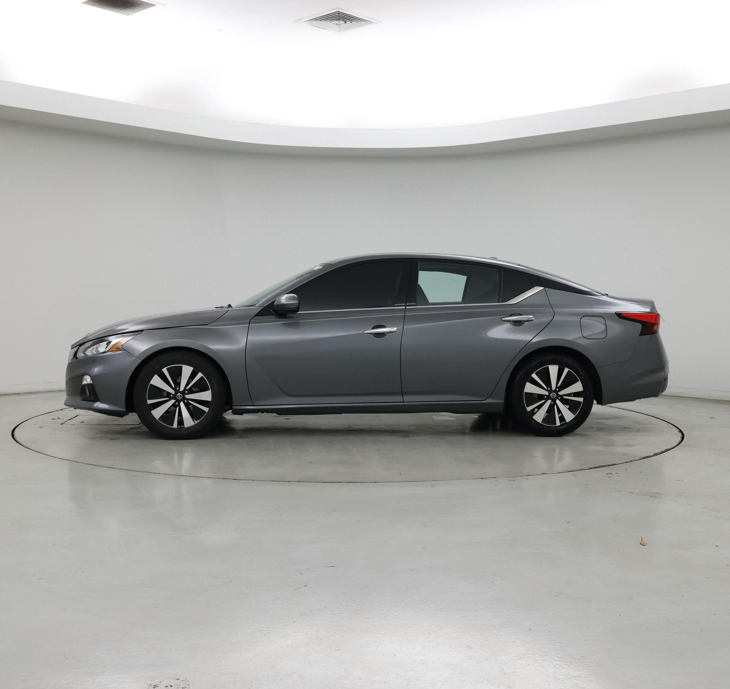 Thumbnail: 2020 Nissan Altima - 3