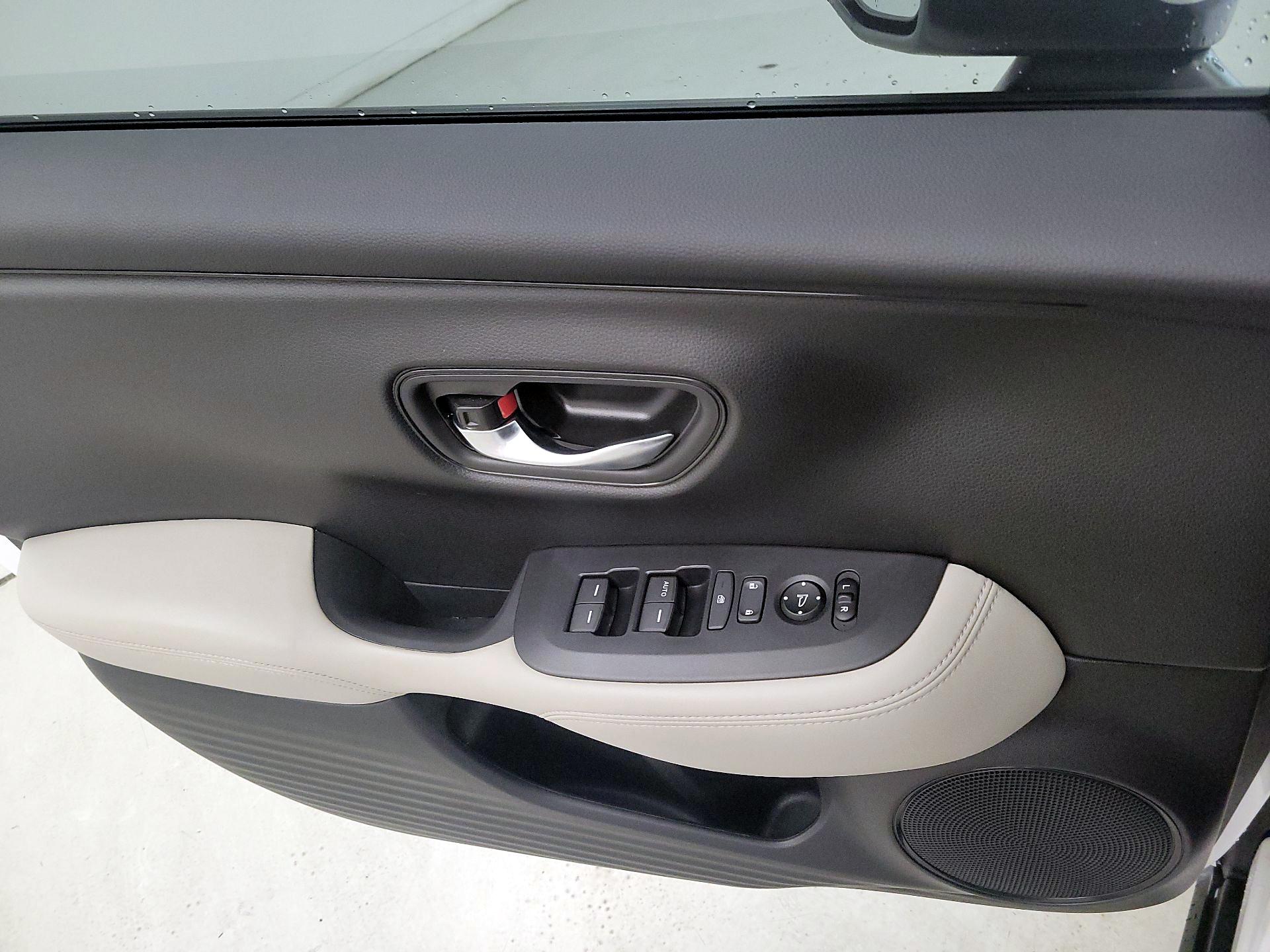 Thumbnail: 2025 Honda HR-V - 12