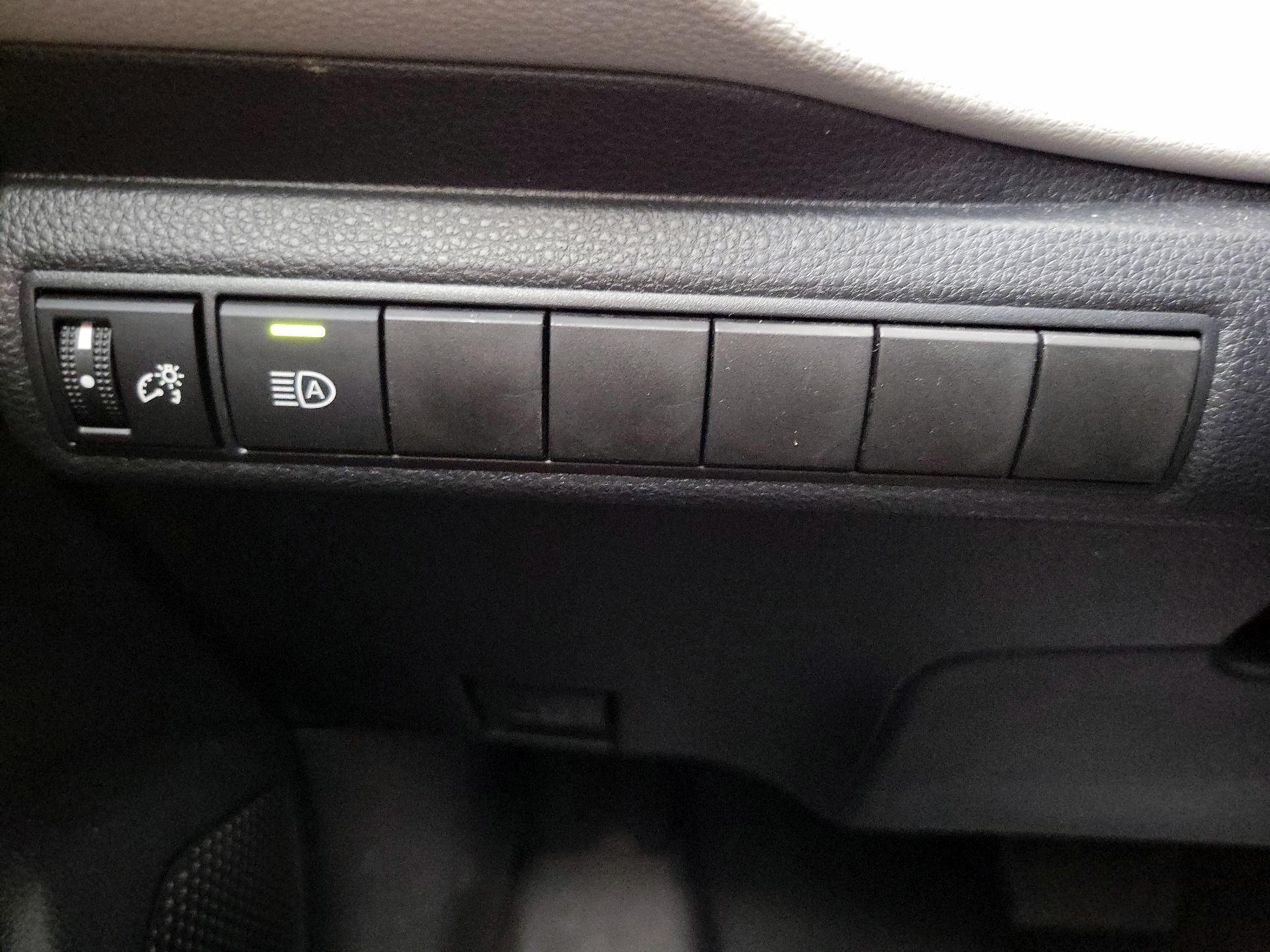 Thumbnail: 2021 Toyota Corolla - 13