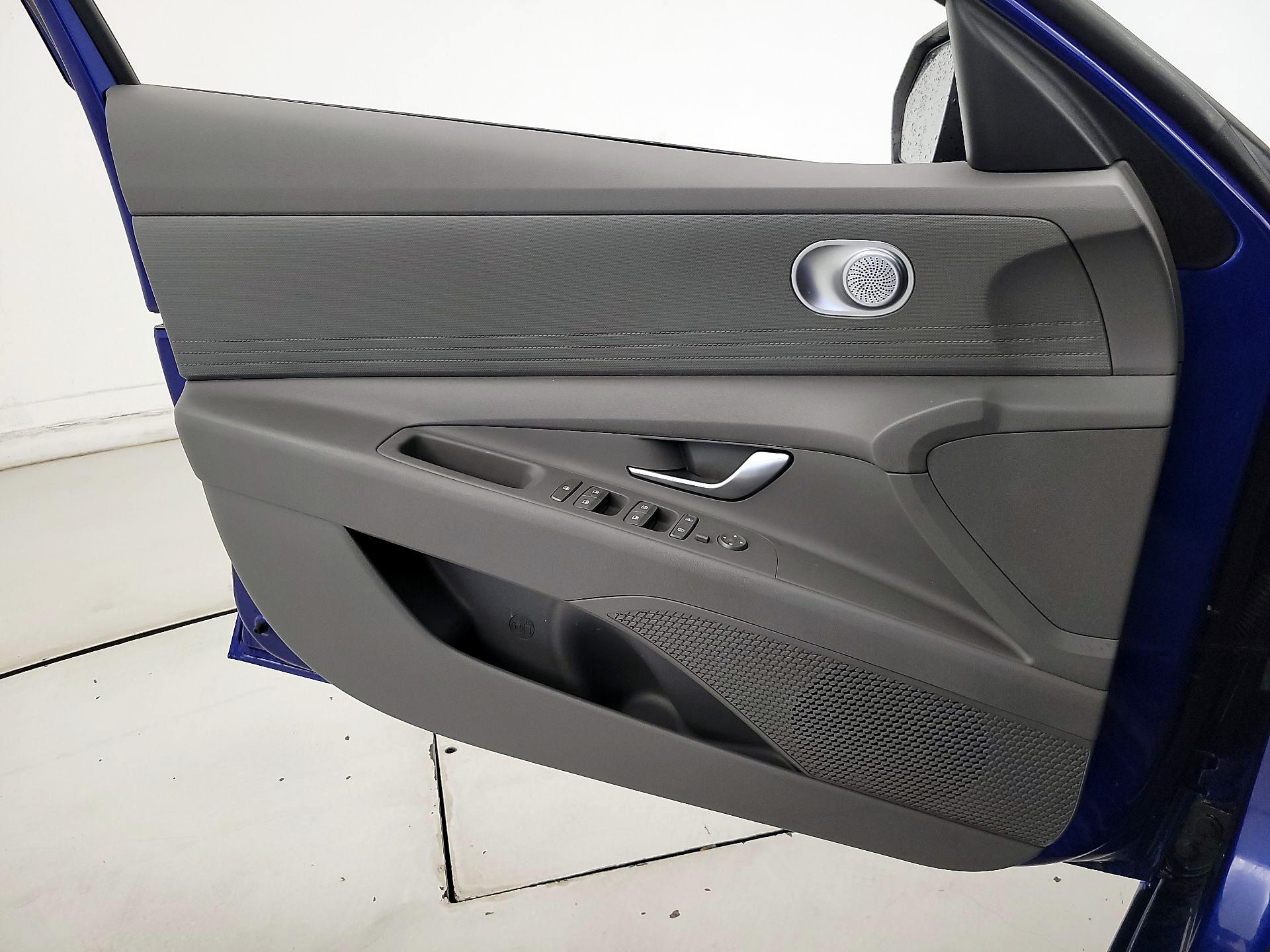 Thumbnail: 2024 Hyundai Elantra - 12