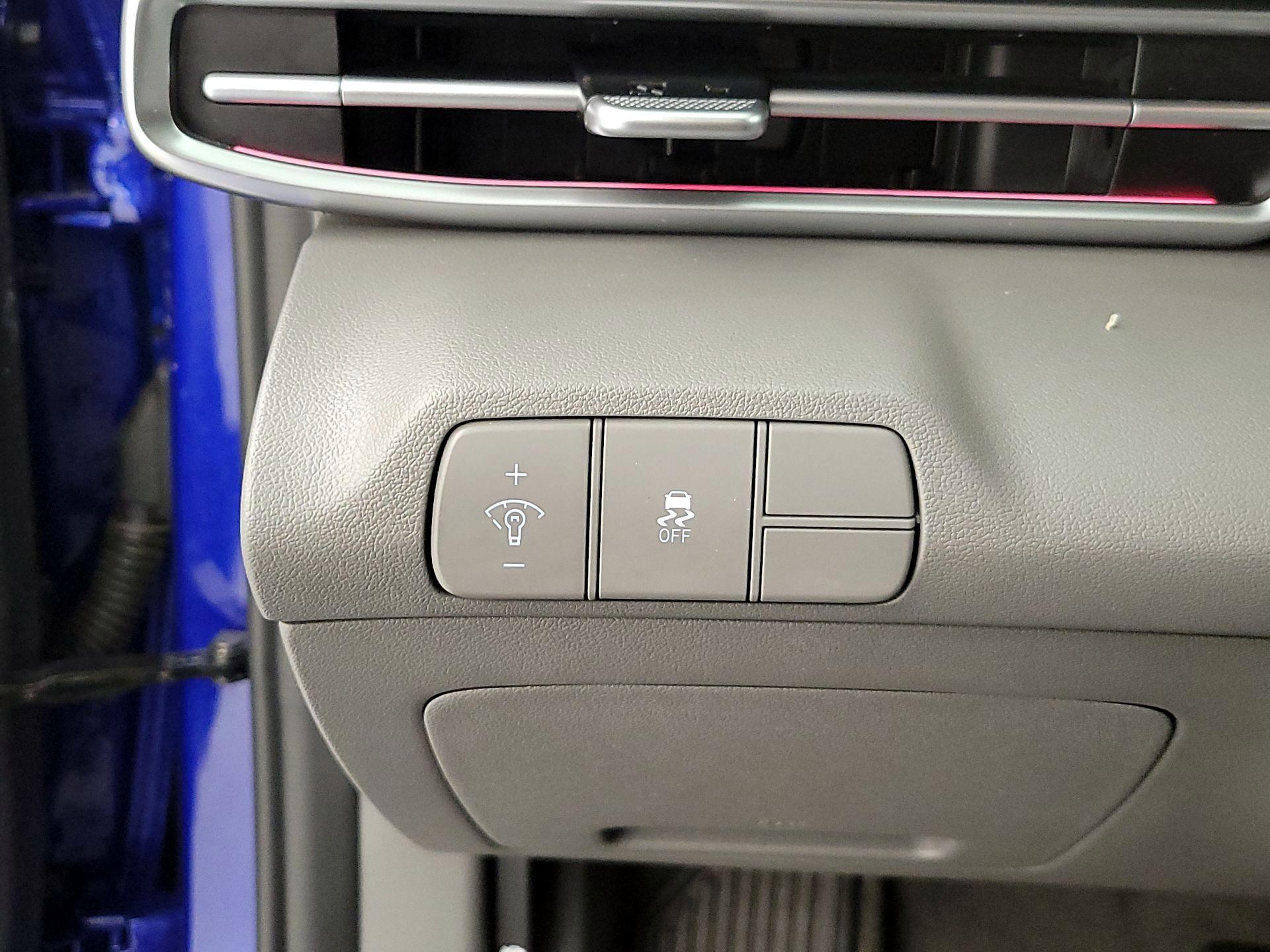 Thumbnail: 2024 Hyundai Elantra - 13