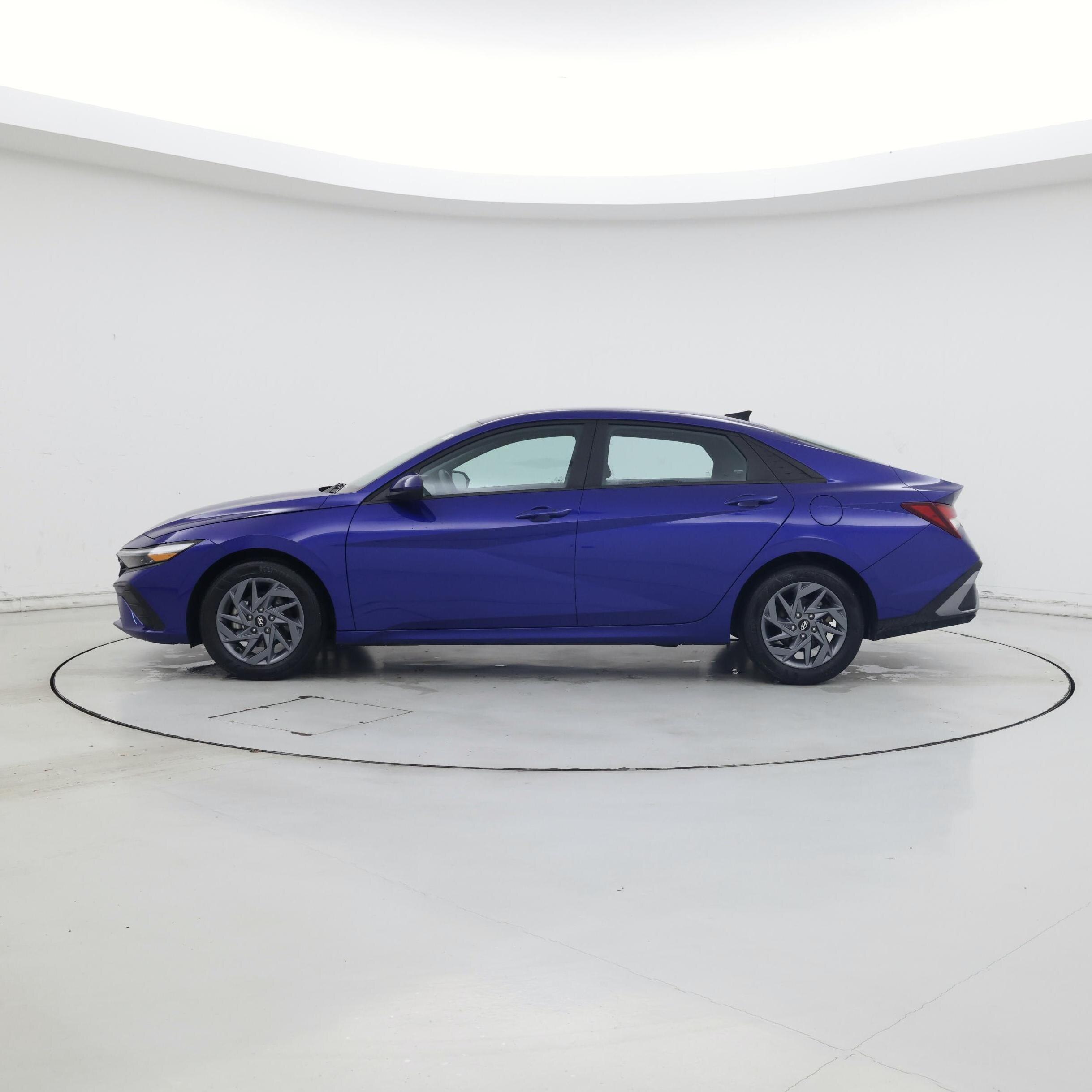 Thumbnail: 2024 Hyundai Elantra - 3