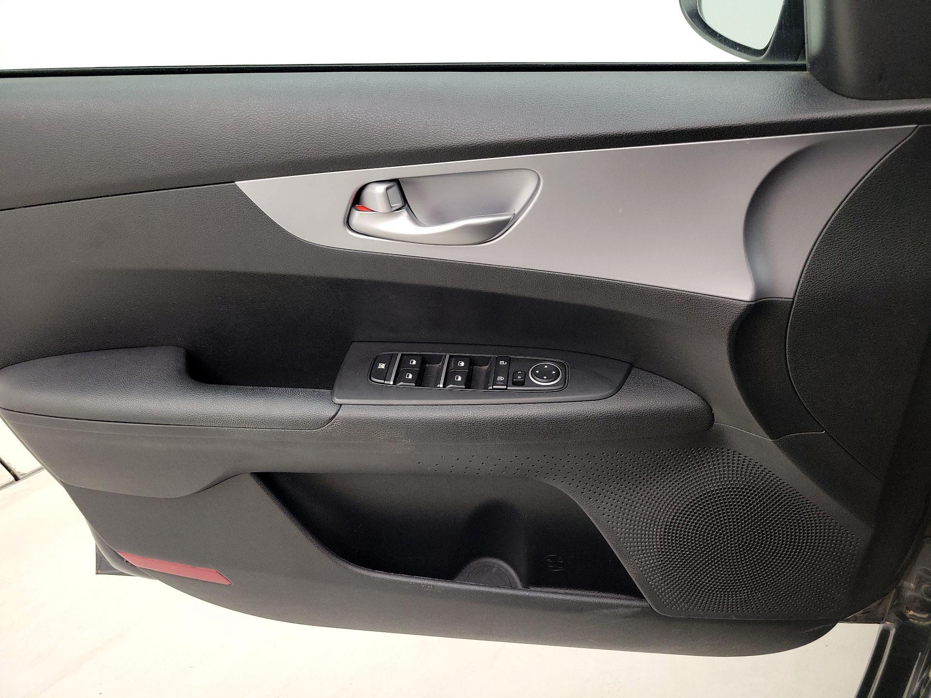 Thumbnail: 2023 Kia Forte - 12