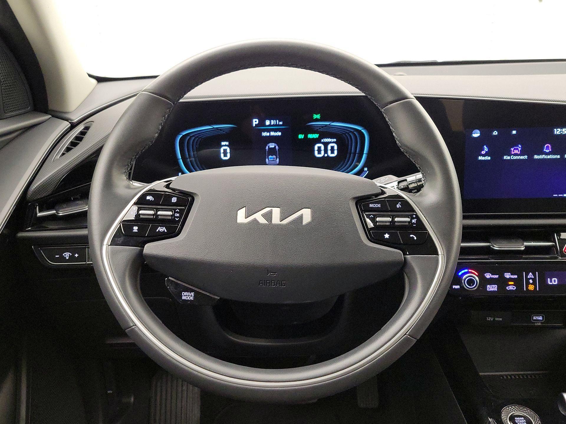 Thumbnail: 2023 Kia Niro - 10