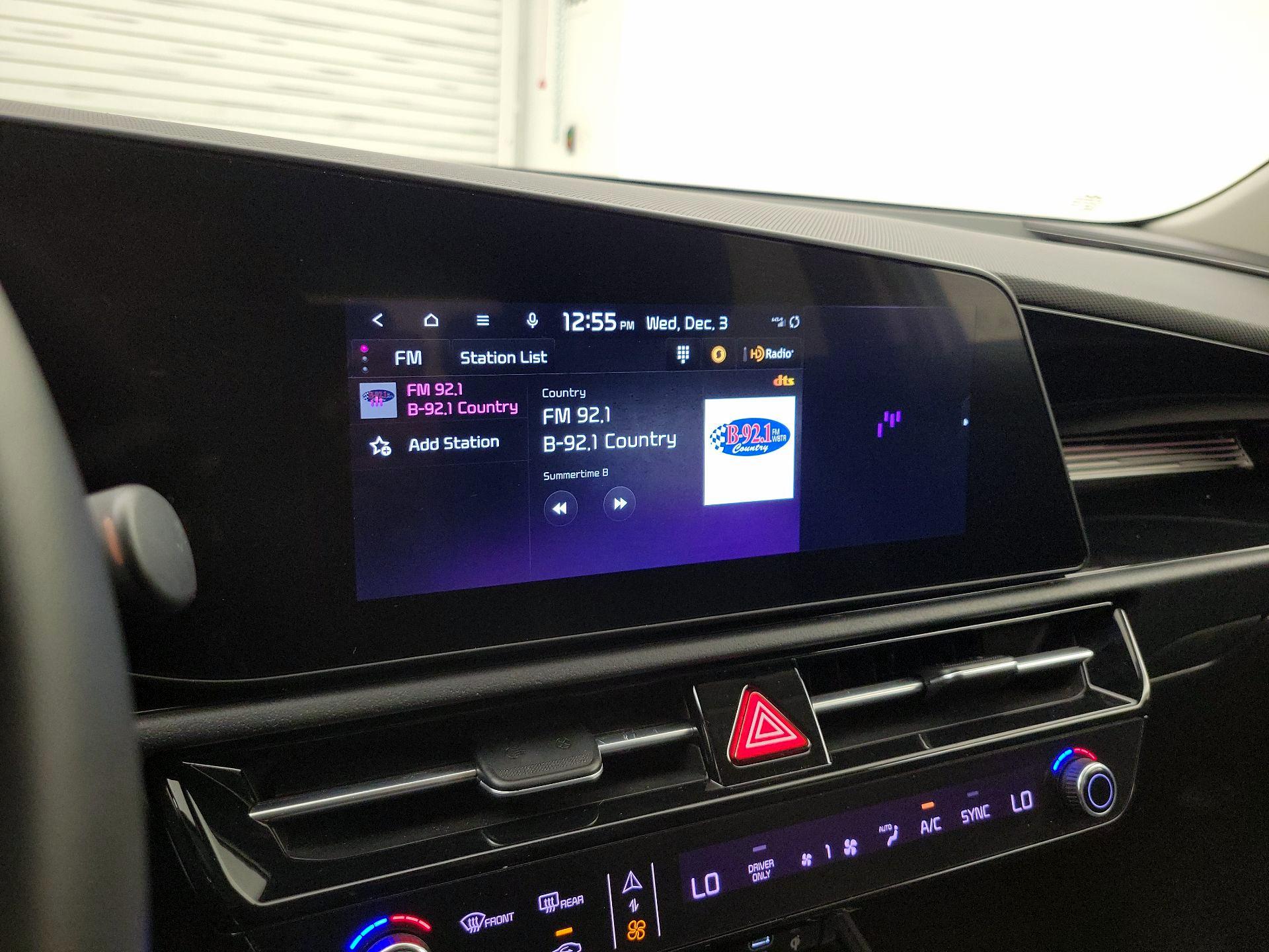 Thumbnail: 2023 Kia Niro - 15