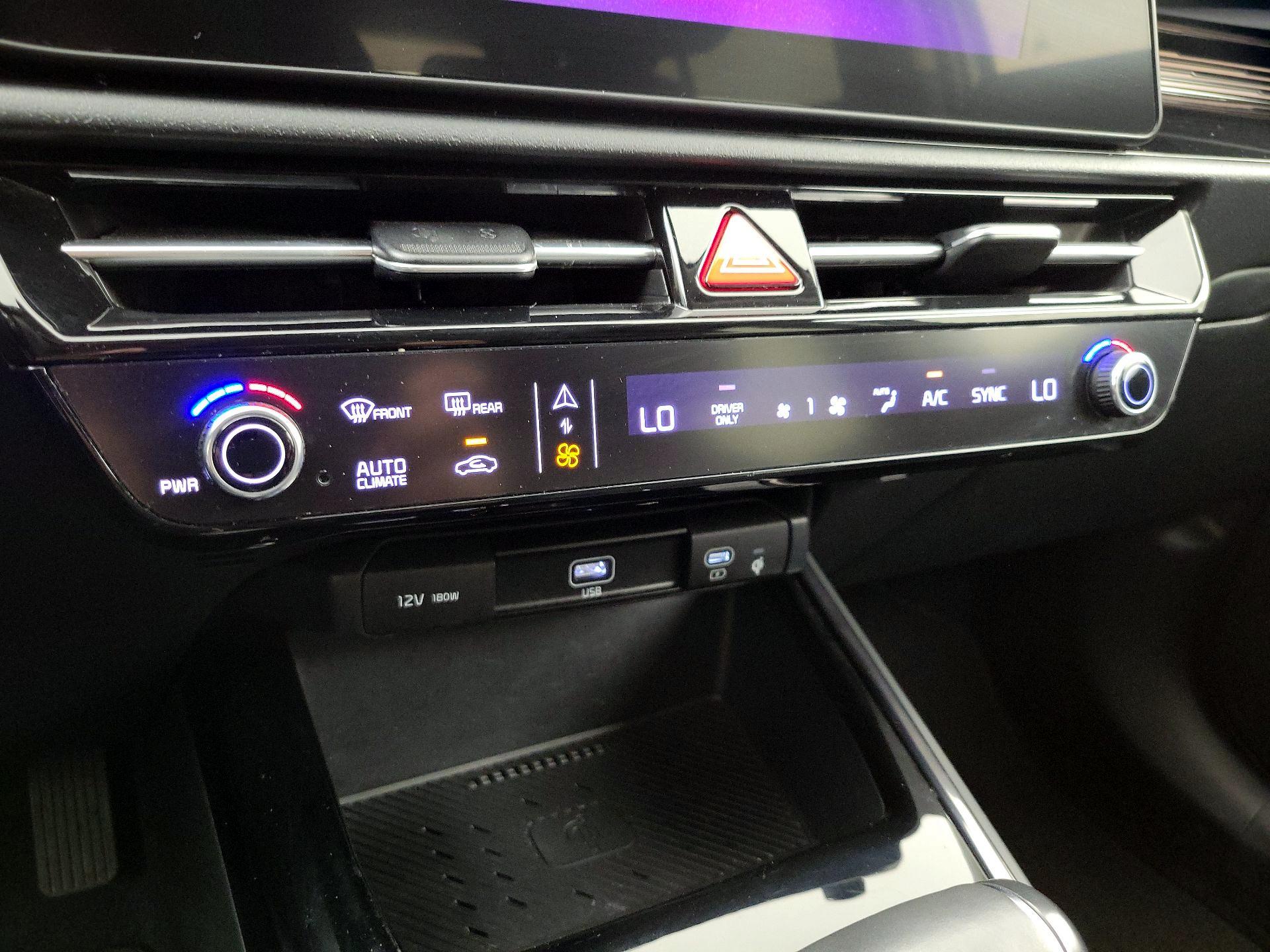 Thumbnail: 2023 Kia Niro - 16