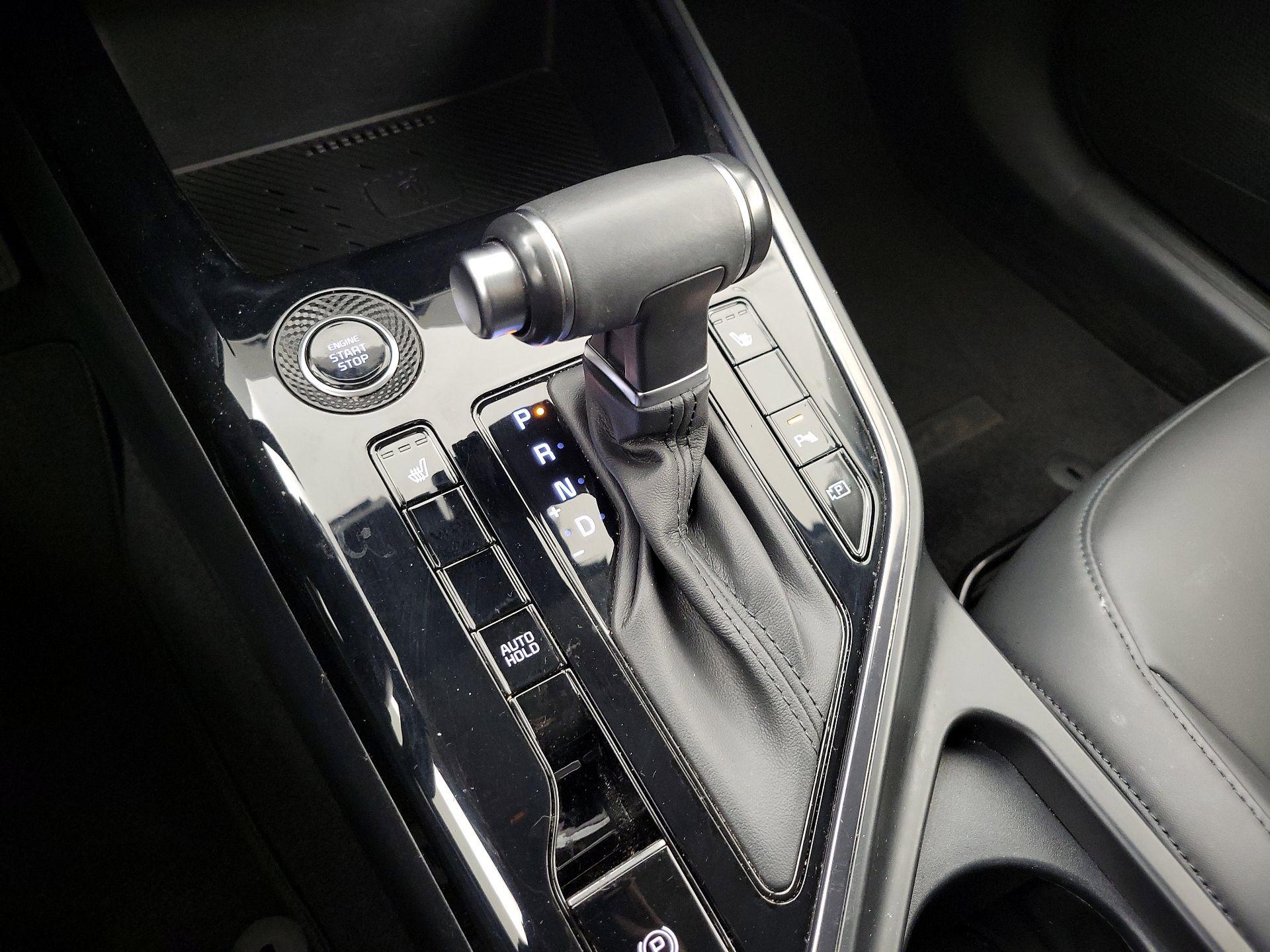 Thumbnail: 2023 Kia Niro - 17