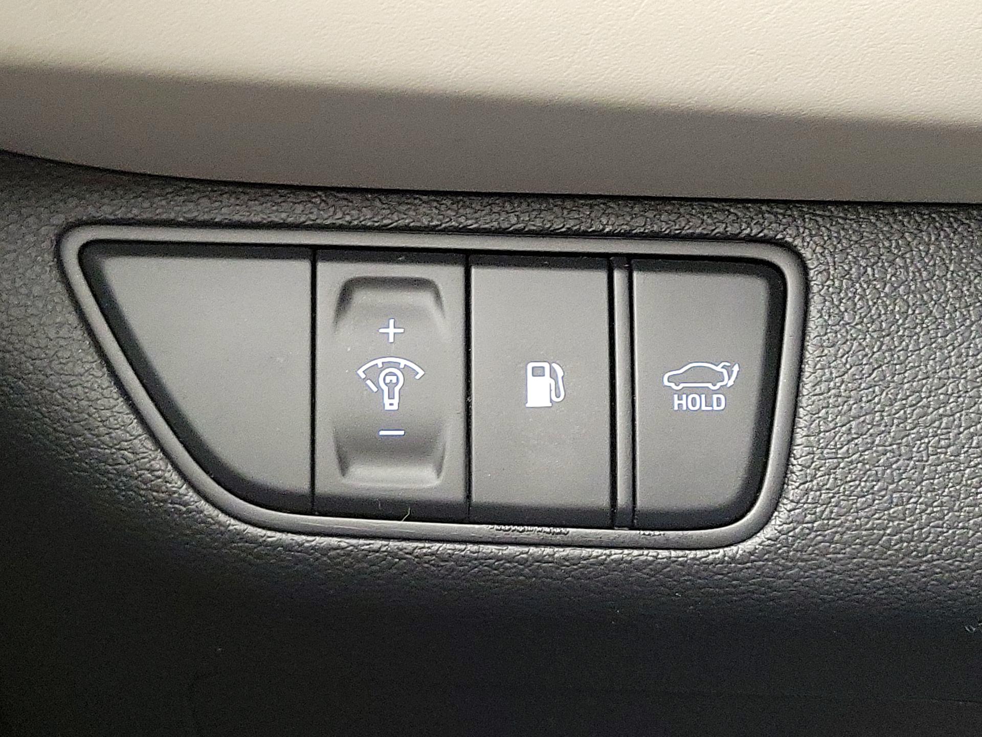 Thumbnail: 2023 Genesis G70 - 13