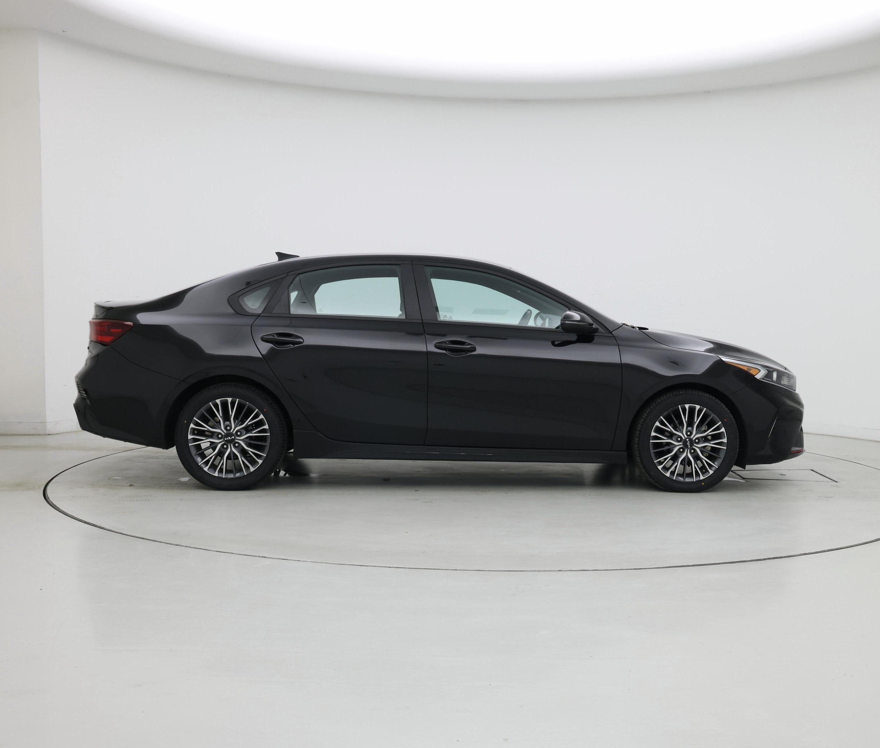 Thumbnail: 2023 Kia Forte - 7