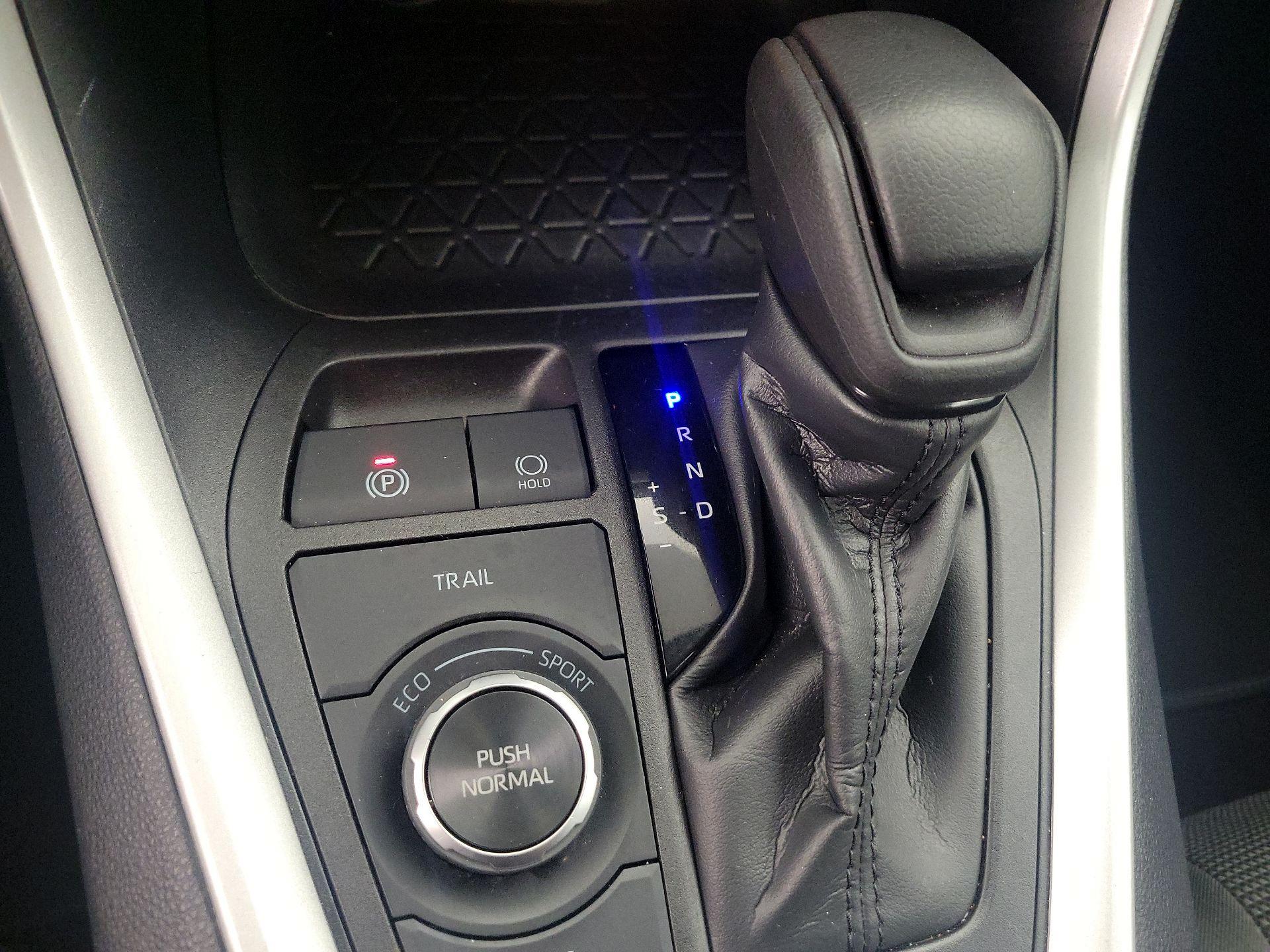 Thumbnail: 2024 Toyota RAV4 - 17