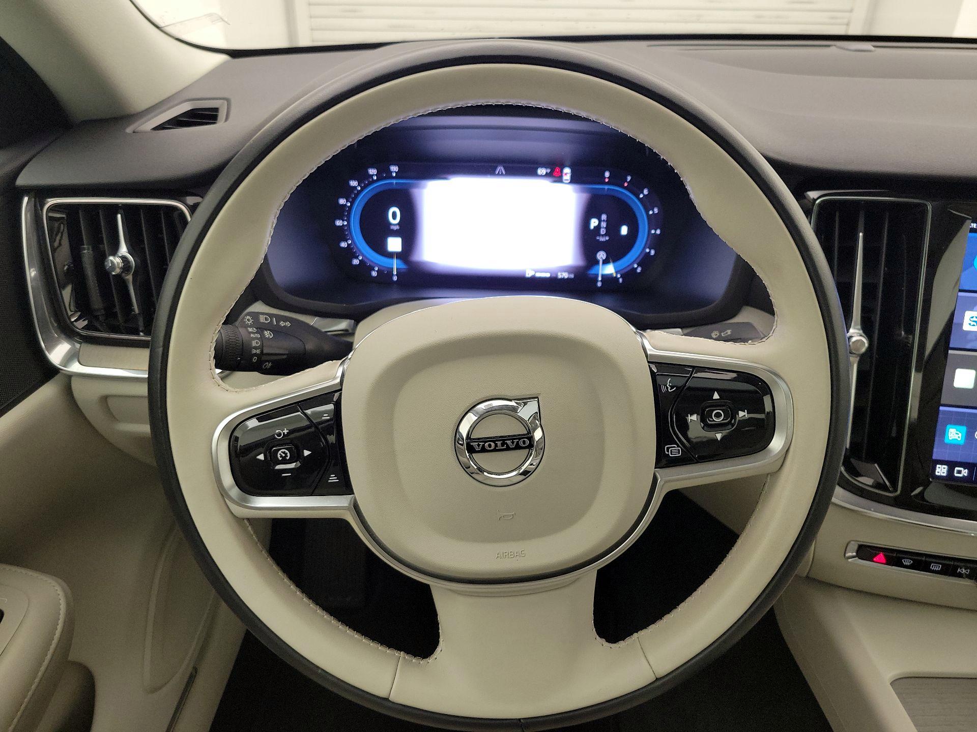 Thumbnail: 2024 Volvo S60 - 10