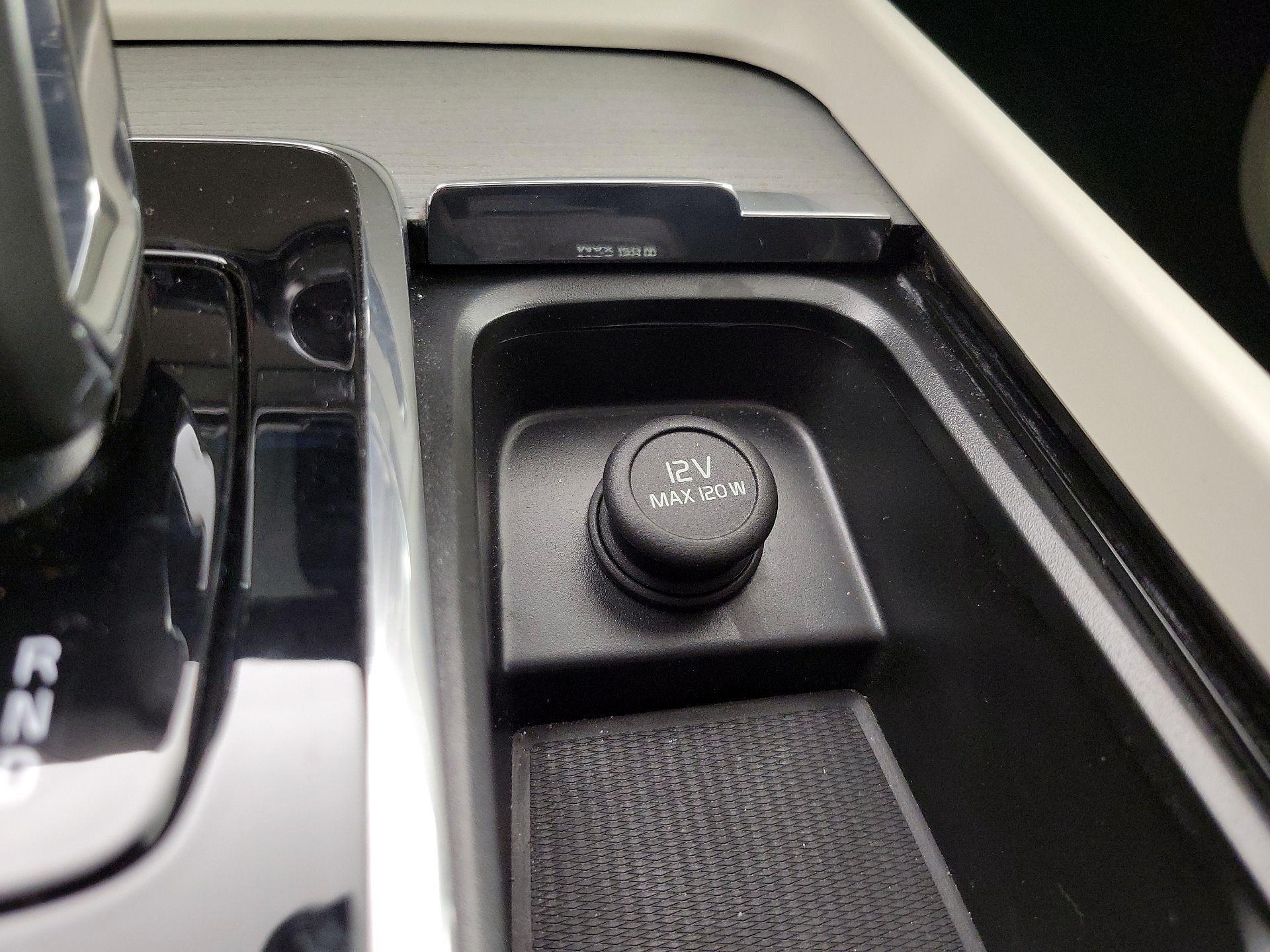 Thumbnail: 2024 Volvo S60 - 18