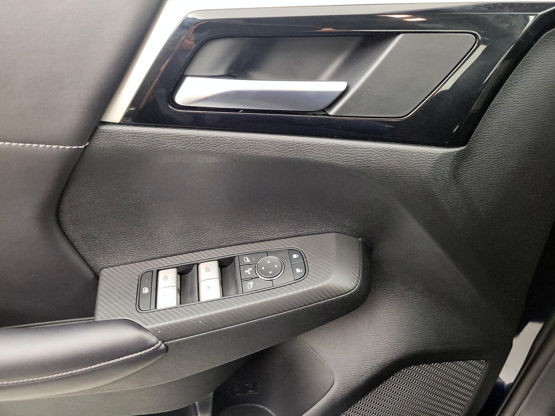 Thumbnail: 2024 Mitsubishi Outlander - 12