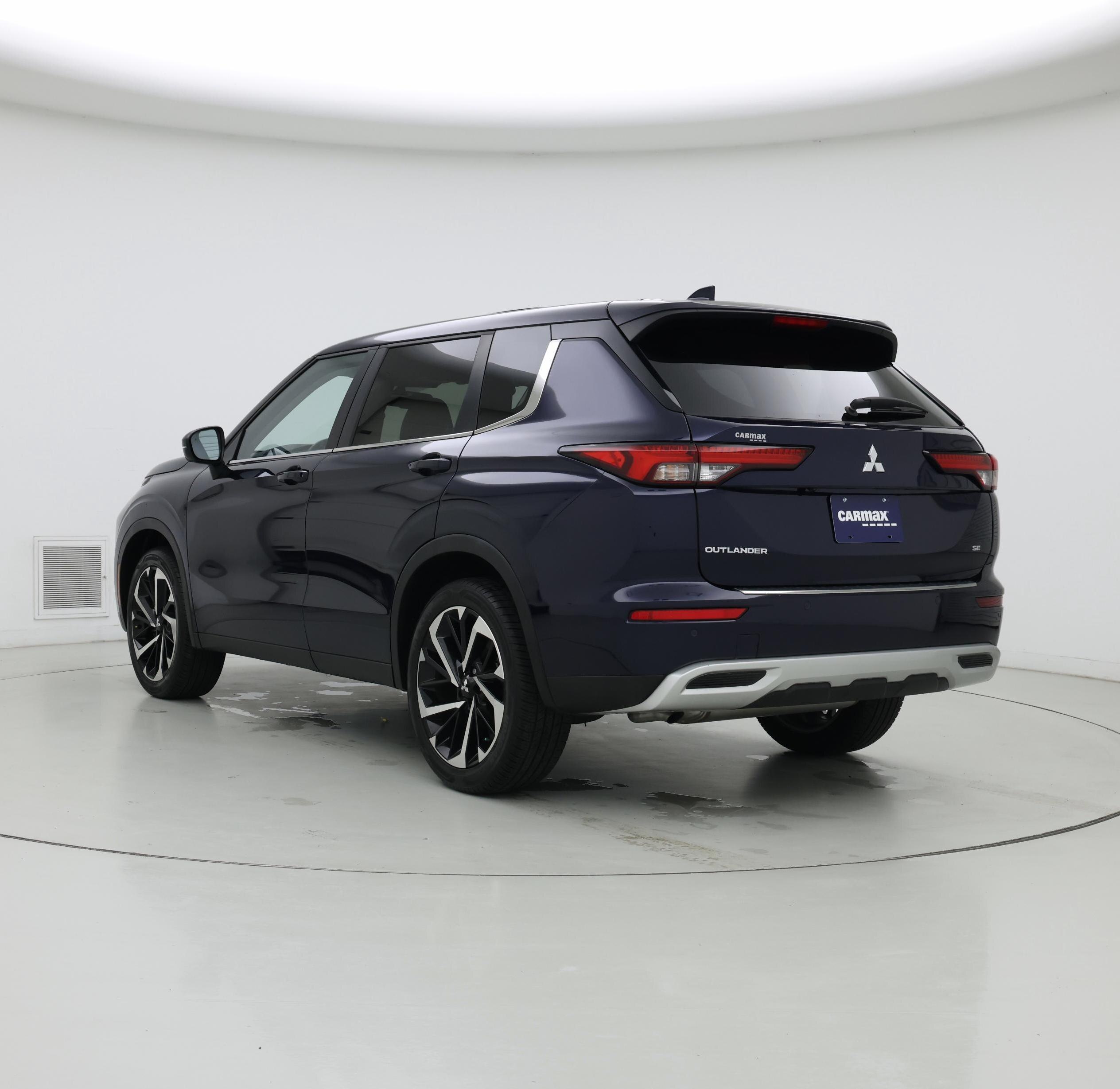 Thumbnail: 2024 Mitsubishi Outlander - 2