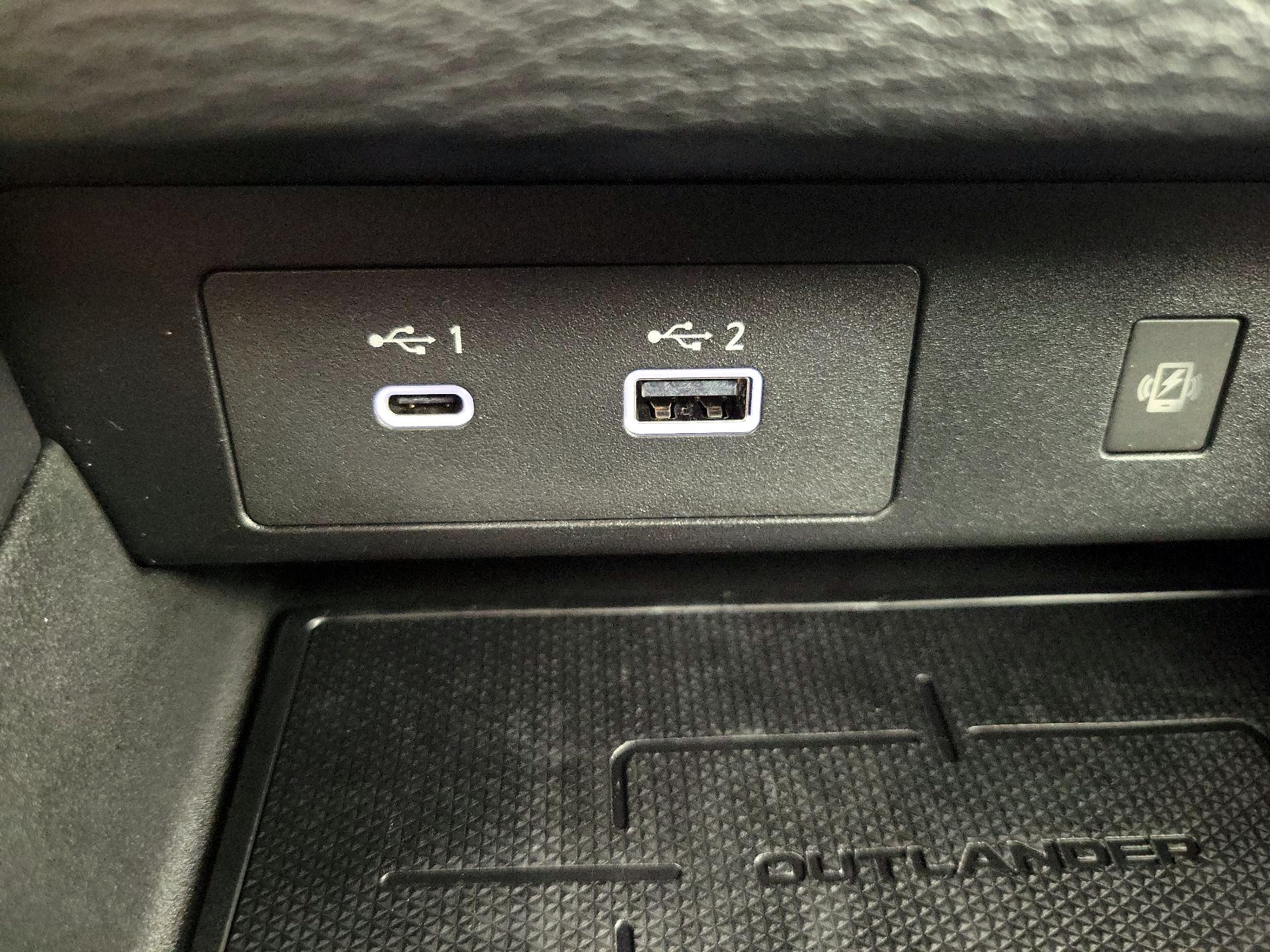 Thumbnail: 2024 Mitsubishi Outlander - 19