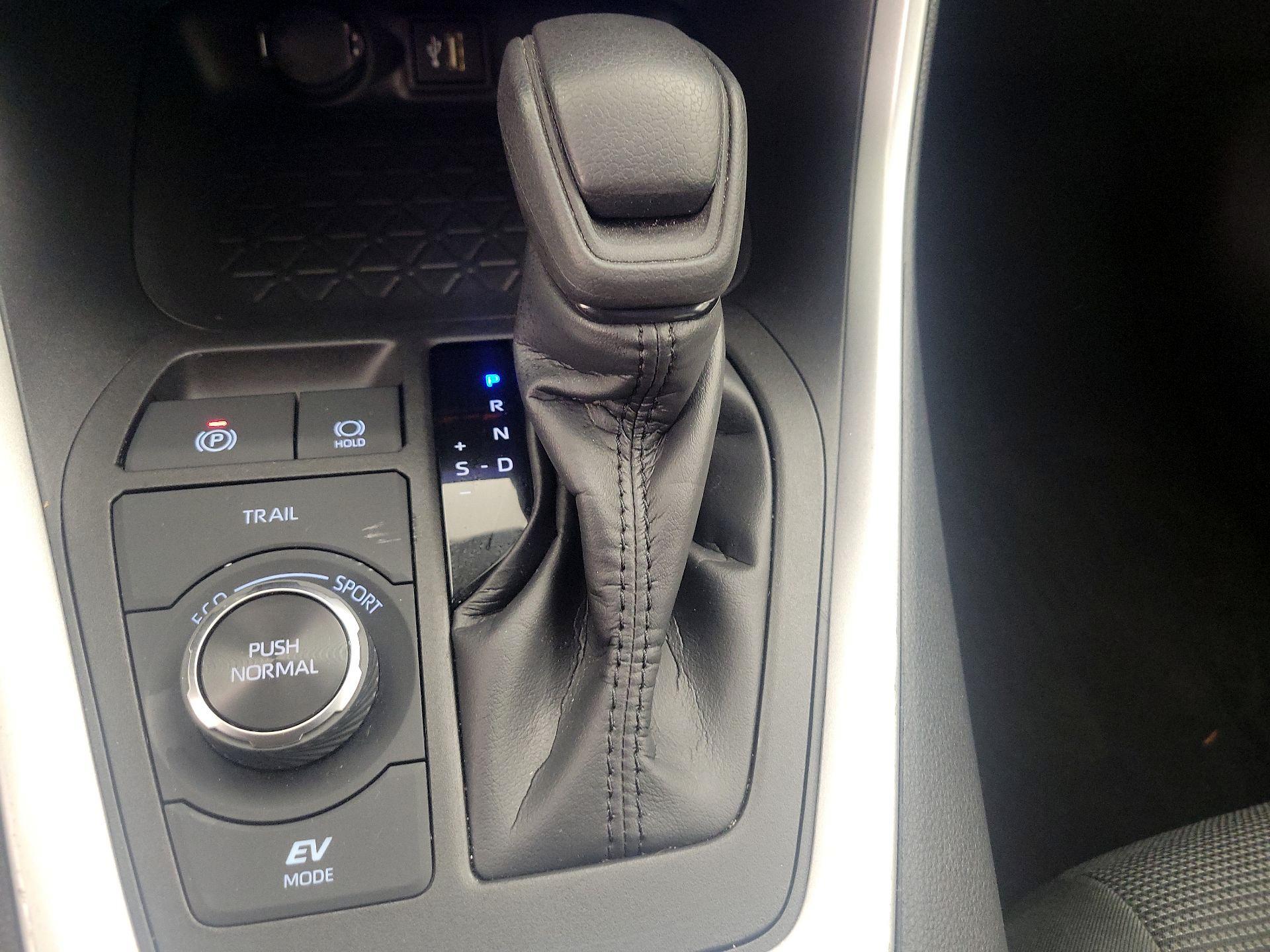 Thumbnail: 2024 Toyota RAV4 - 17