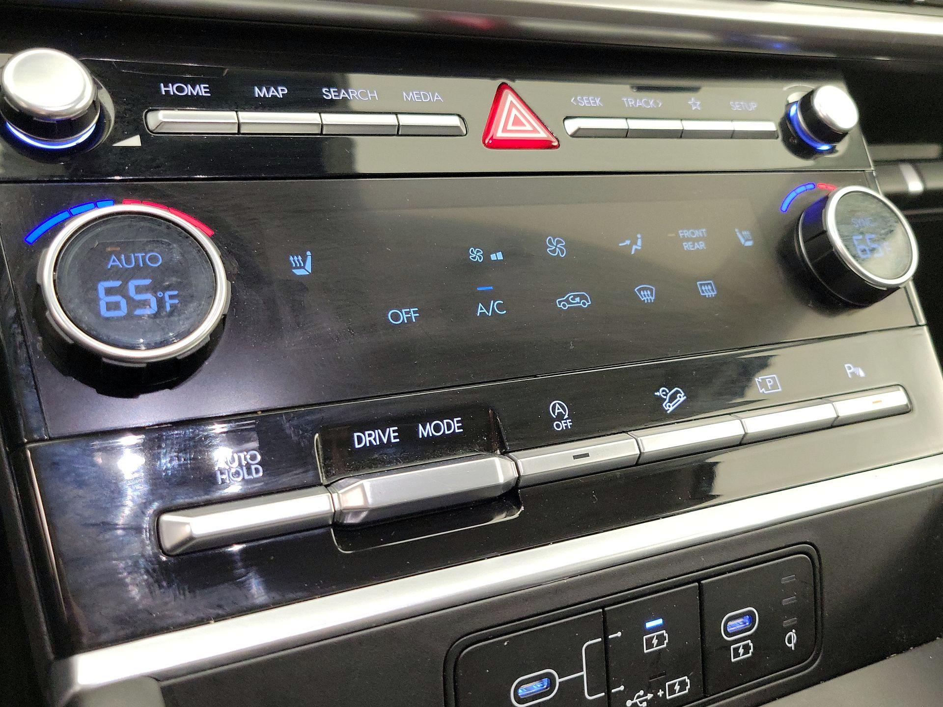 Thumbnail: 2024 Hyundai Santa Fe - 16