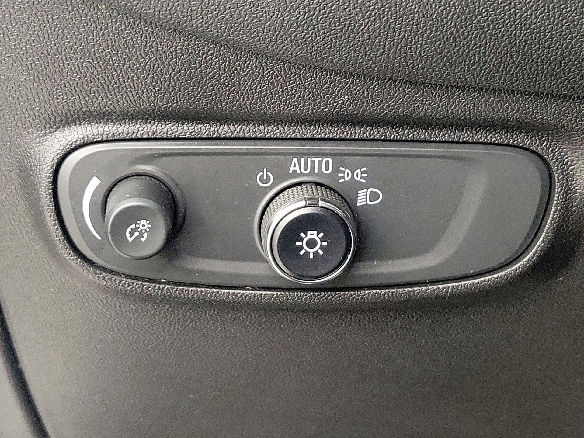 Thumbnail: 2022 Chevrolet Equinox - 13