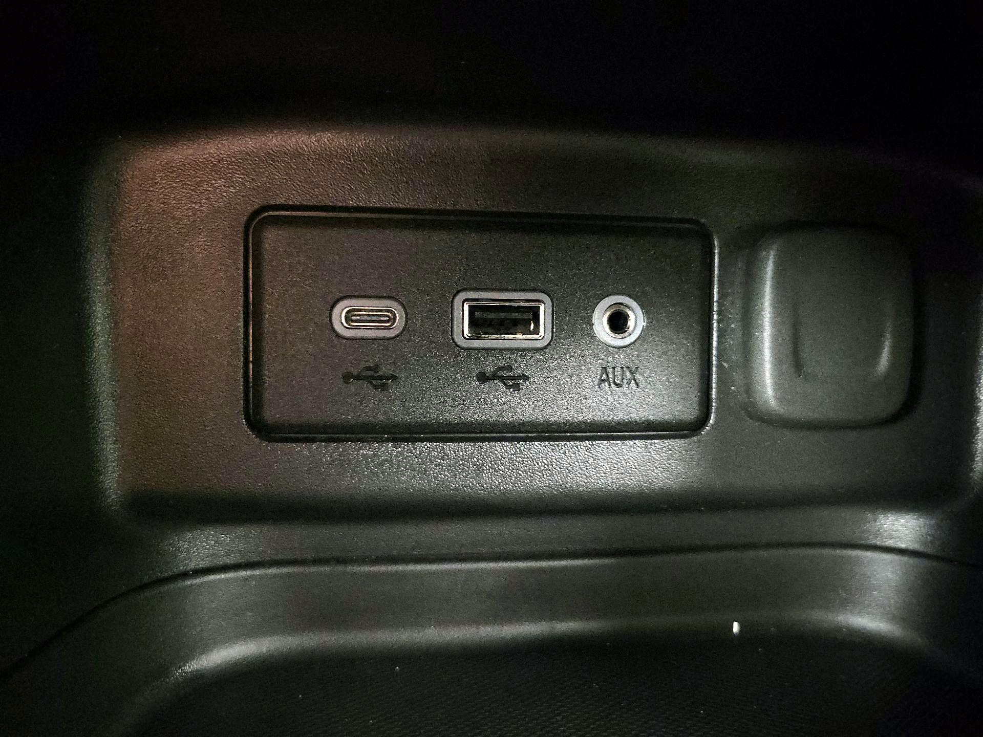 Thumbnail: 2022 Chevrolet Equinox - 18