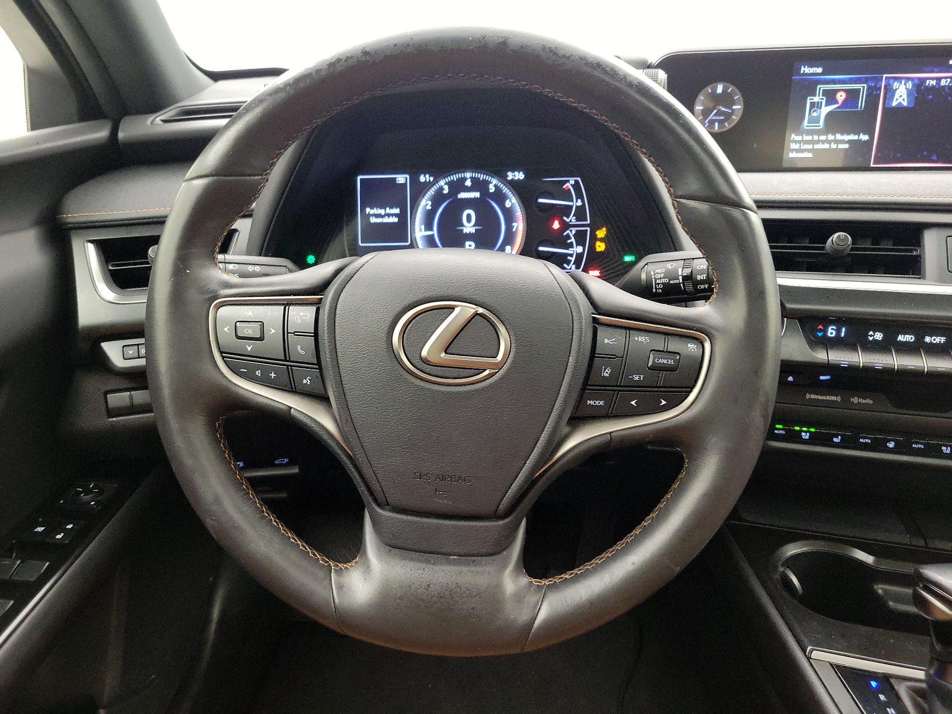 Thumbnail: 2021 Lexus UX - 10