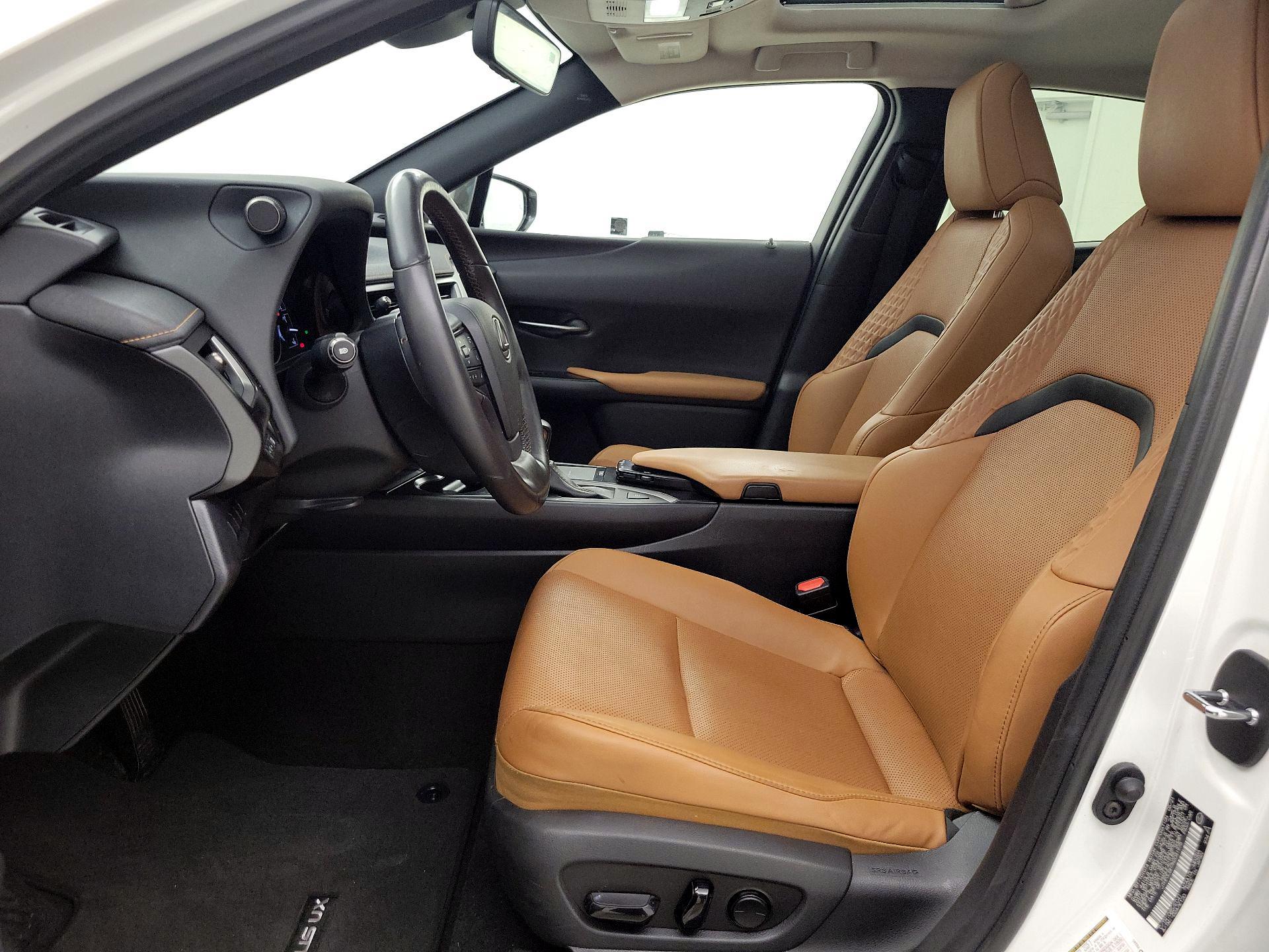 Thumbnail: 2021 Lexus UX - 11