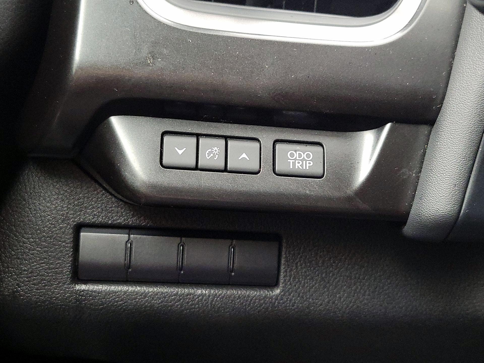 Thumbnail: 2021 Lexus UX - 13