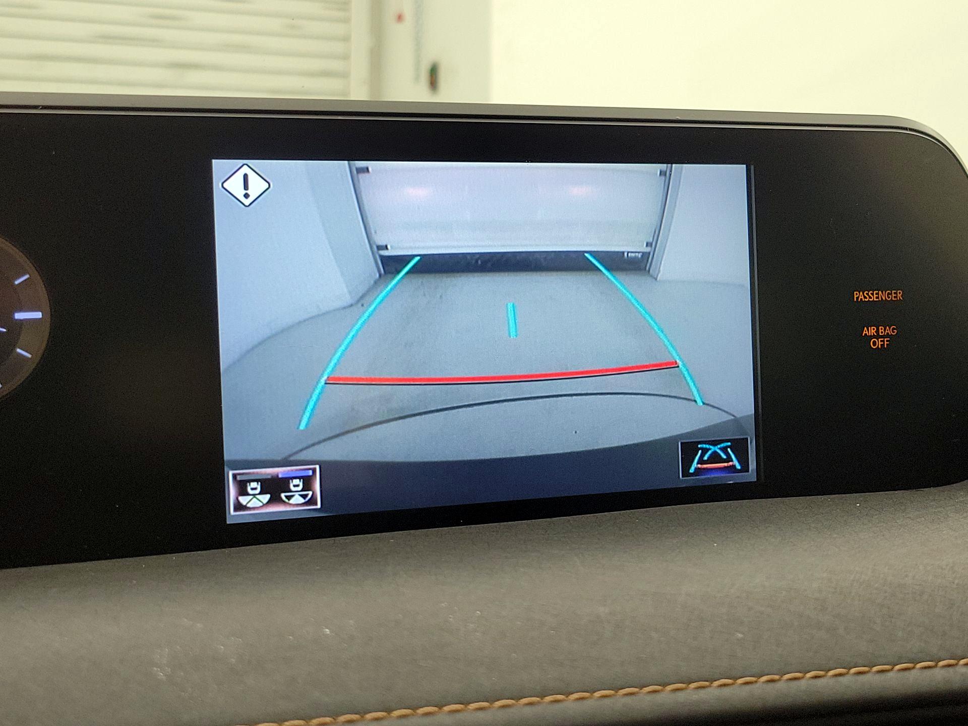 Thumbnail: 2021 Lexus UX - 14