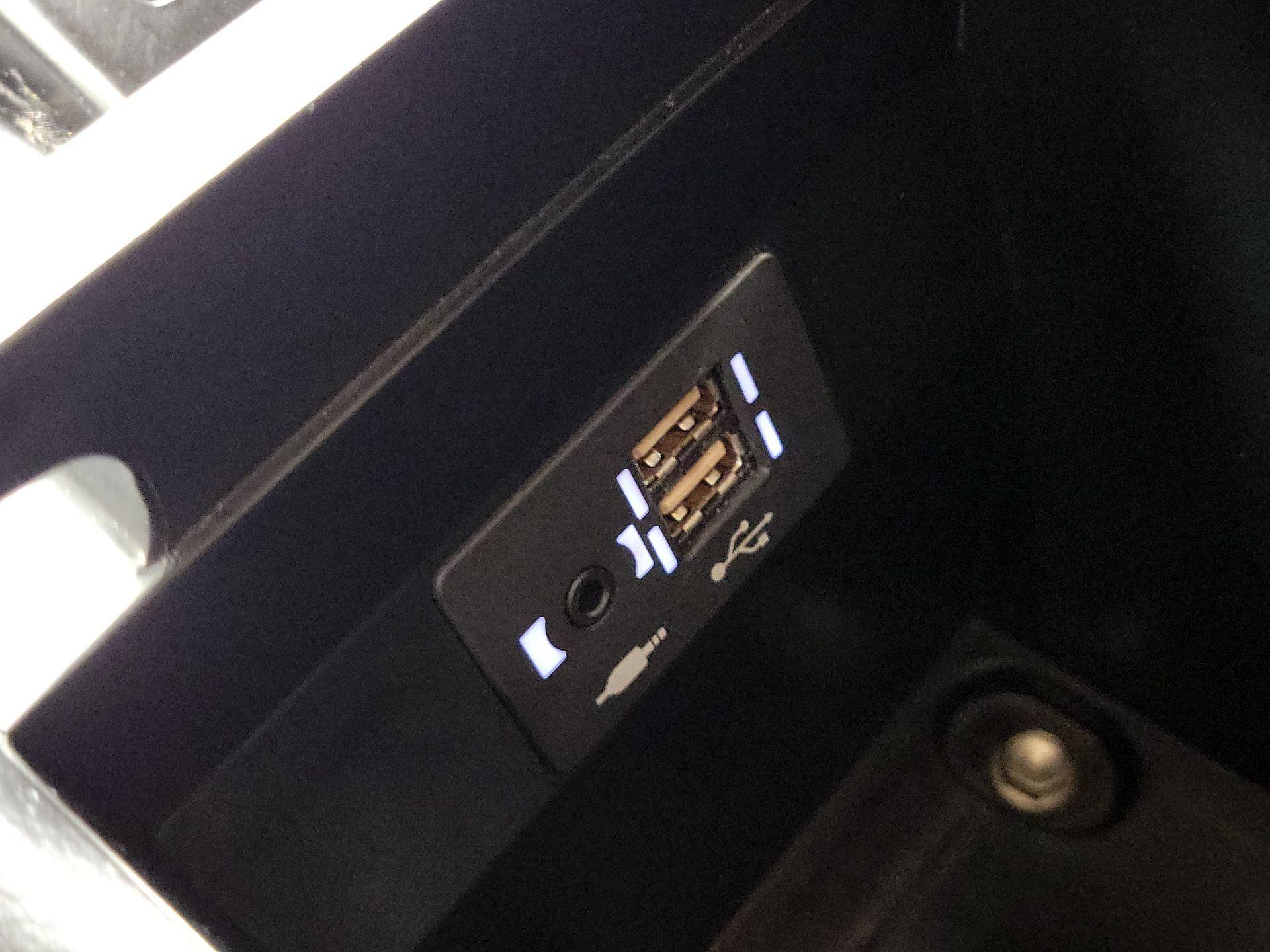 Thumbnail: 2021 Lexus UX - 18