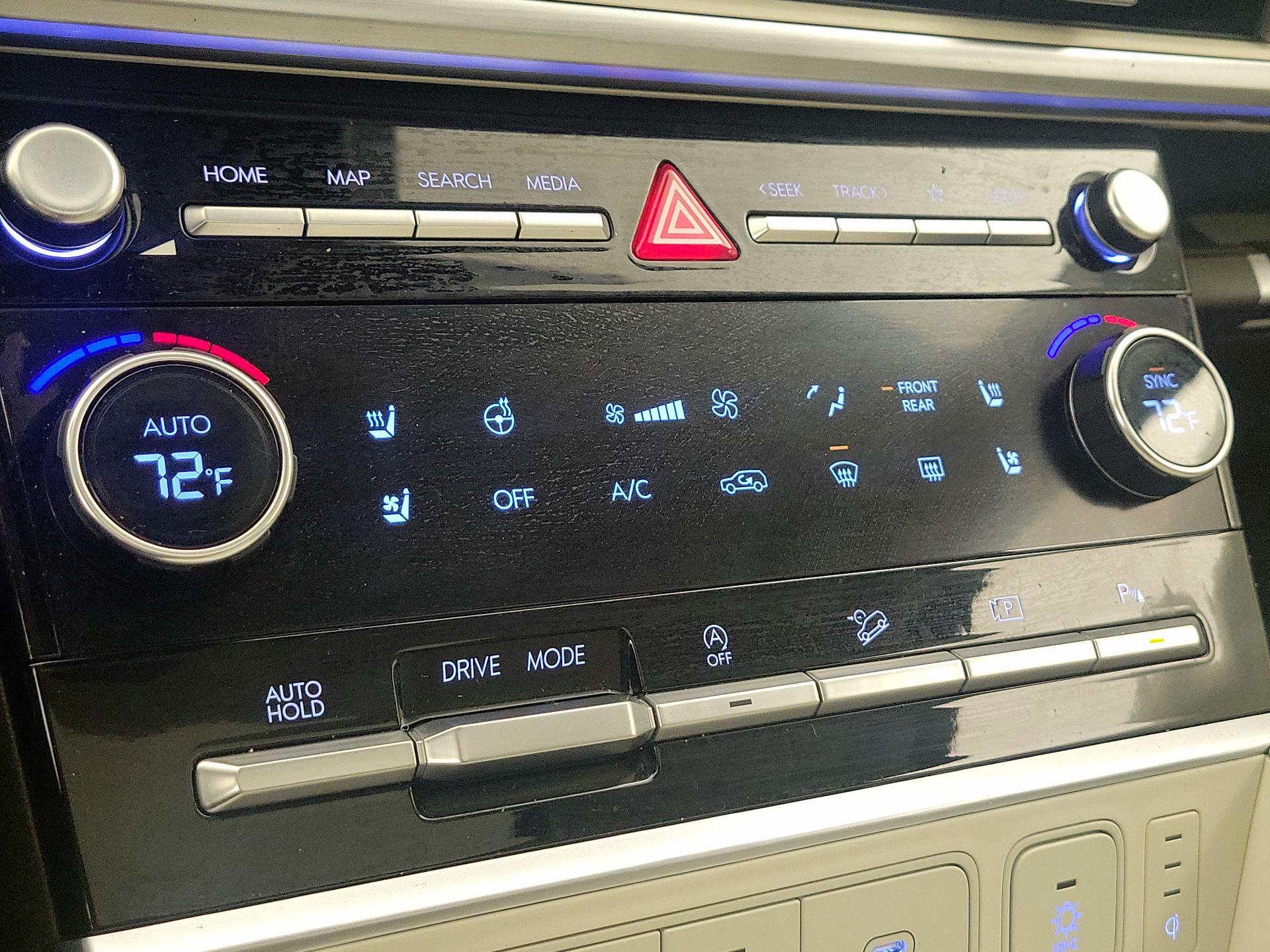 Thumbnail: 2024 Hyundai Santa Fe - 16