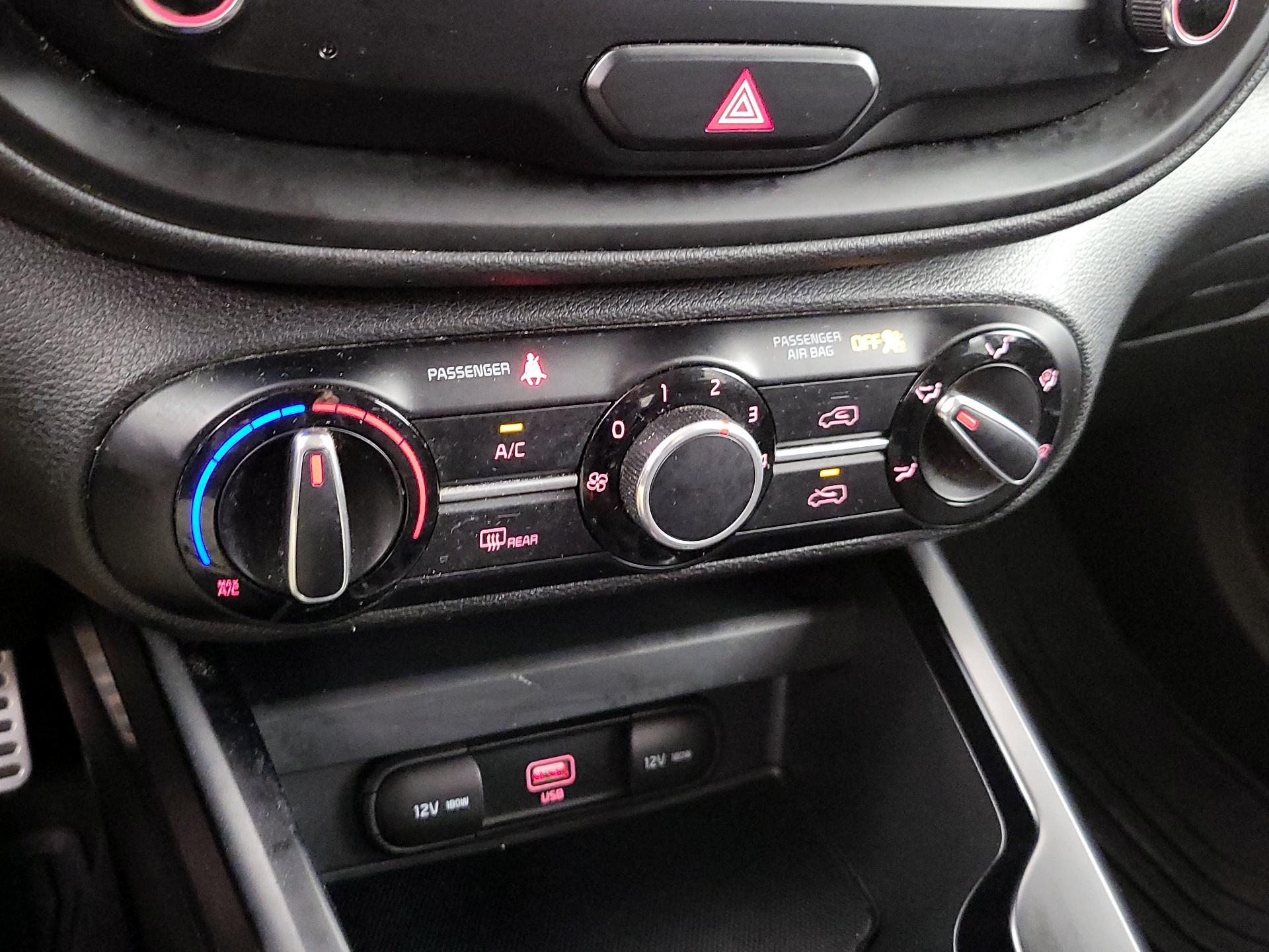 Thumbnail: 2020 Kia Soul - 16