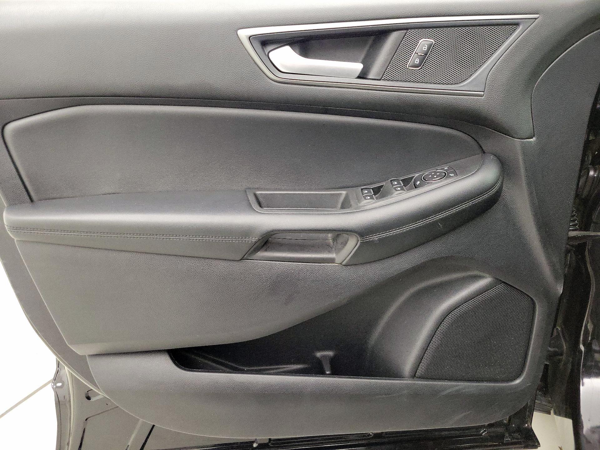 Thumbnail: 2021 Ford Edge - 12