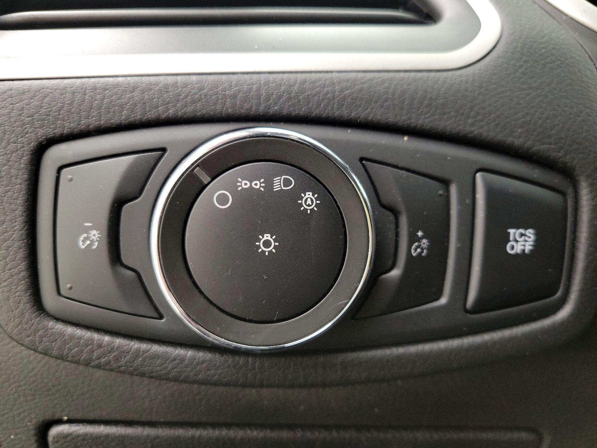 Thumbnail: 2021 Ford Edge - 13