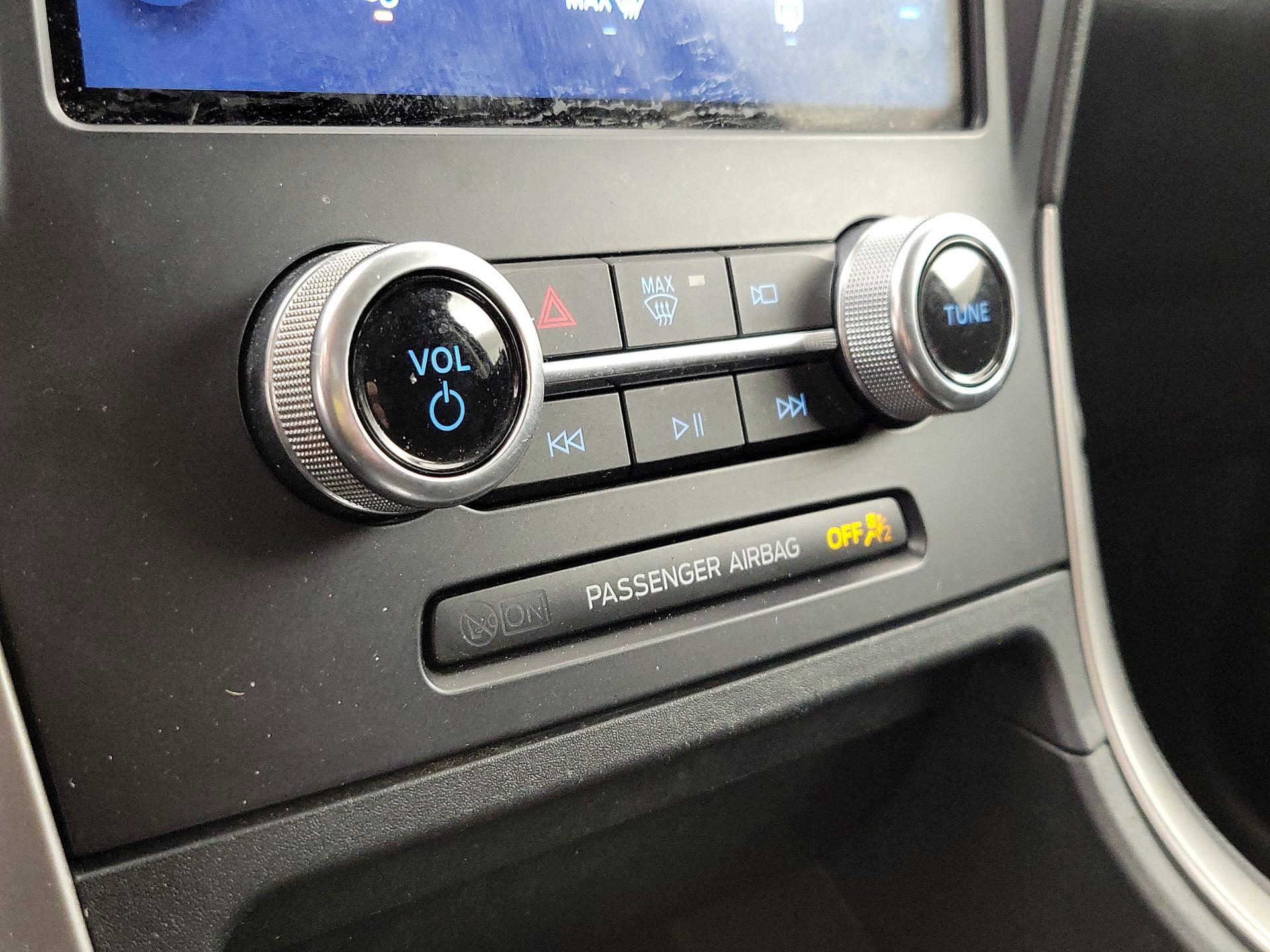 Thumbnail: 2021 Ford Edge - 16