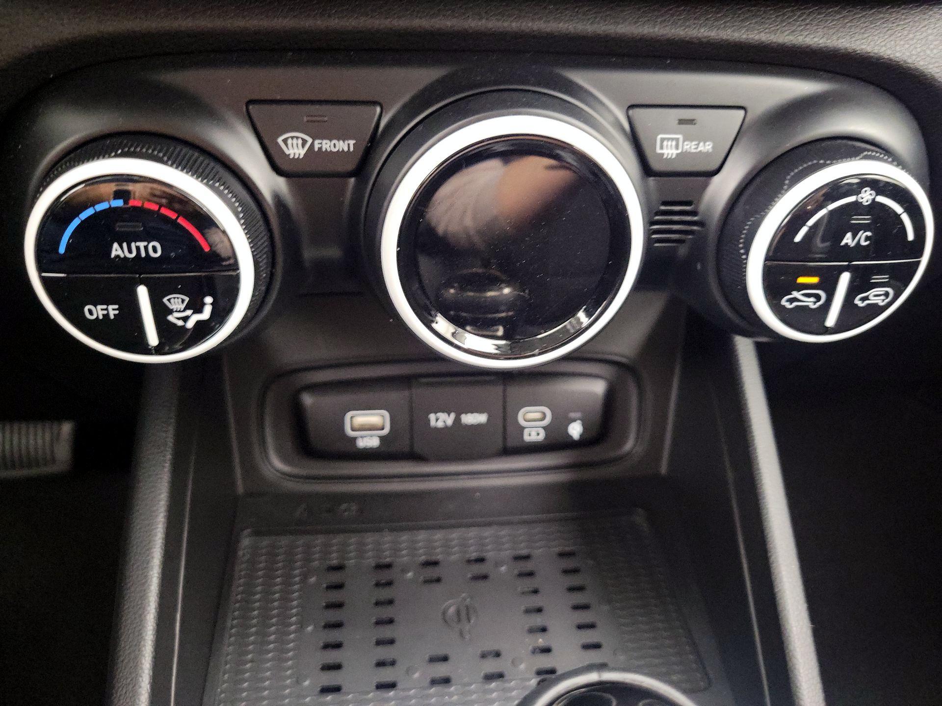 Thumbnail: 2023 Hyundai Venue - 17