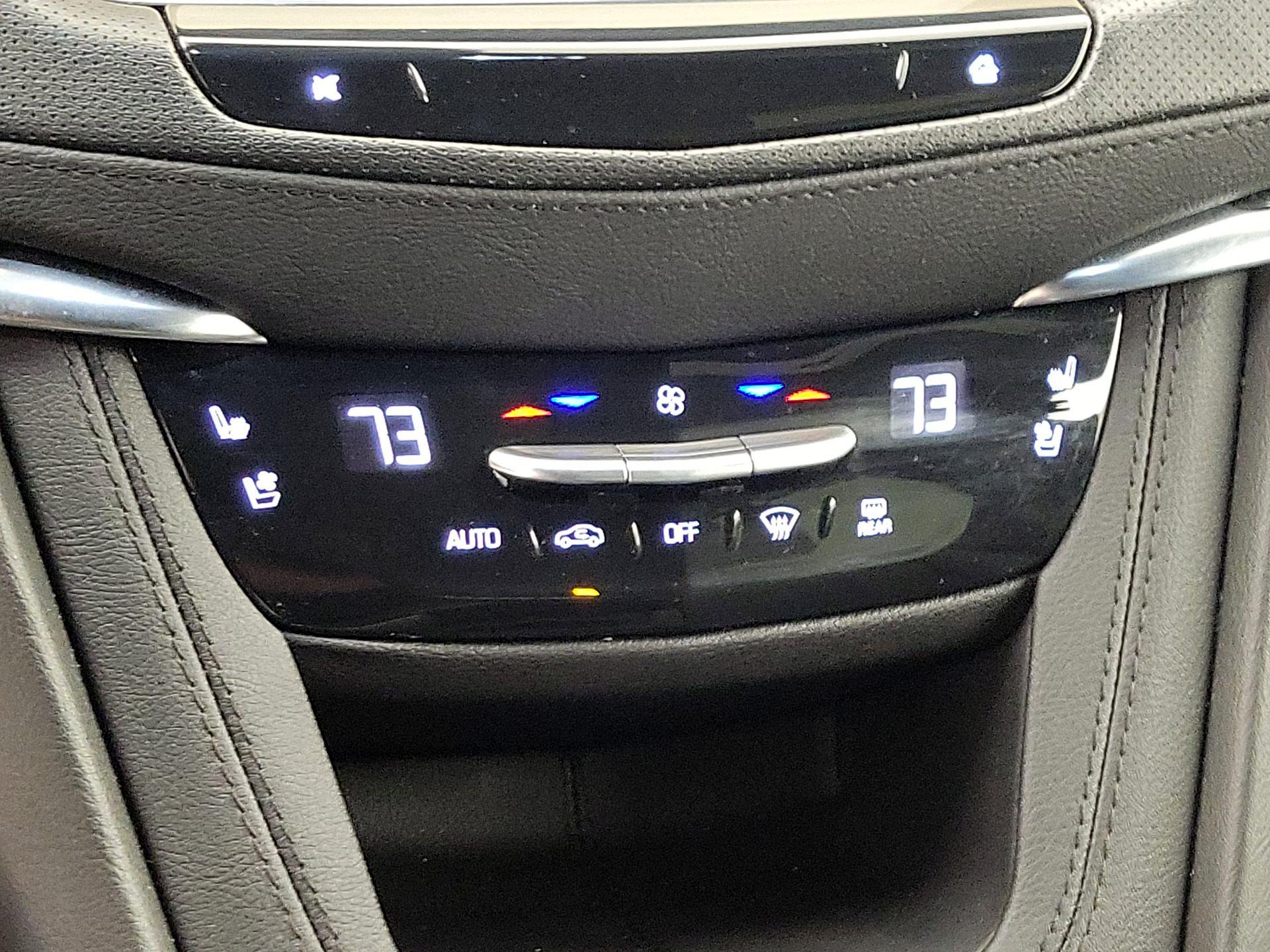 Thumbnail: 2025 Cadillac XT5 - 17