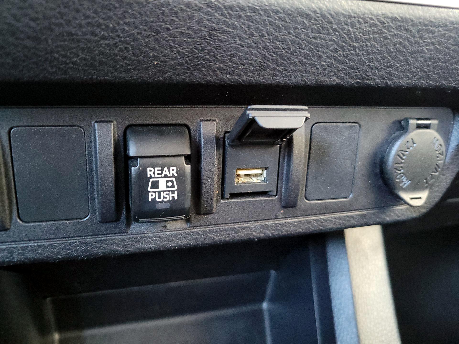 Thumbnail: 2021 Toyota Tacoma - 18