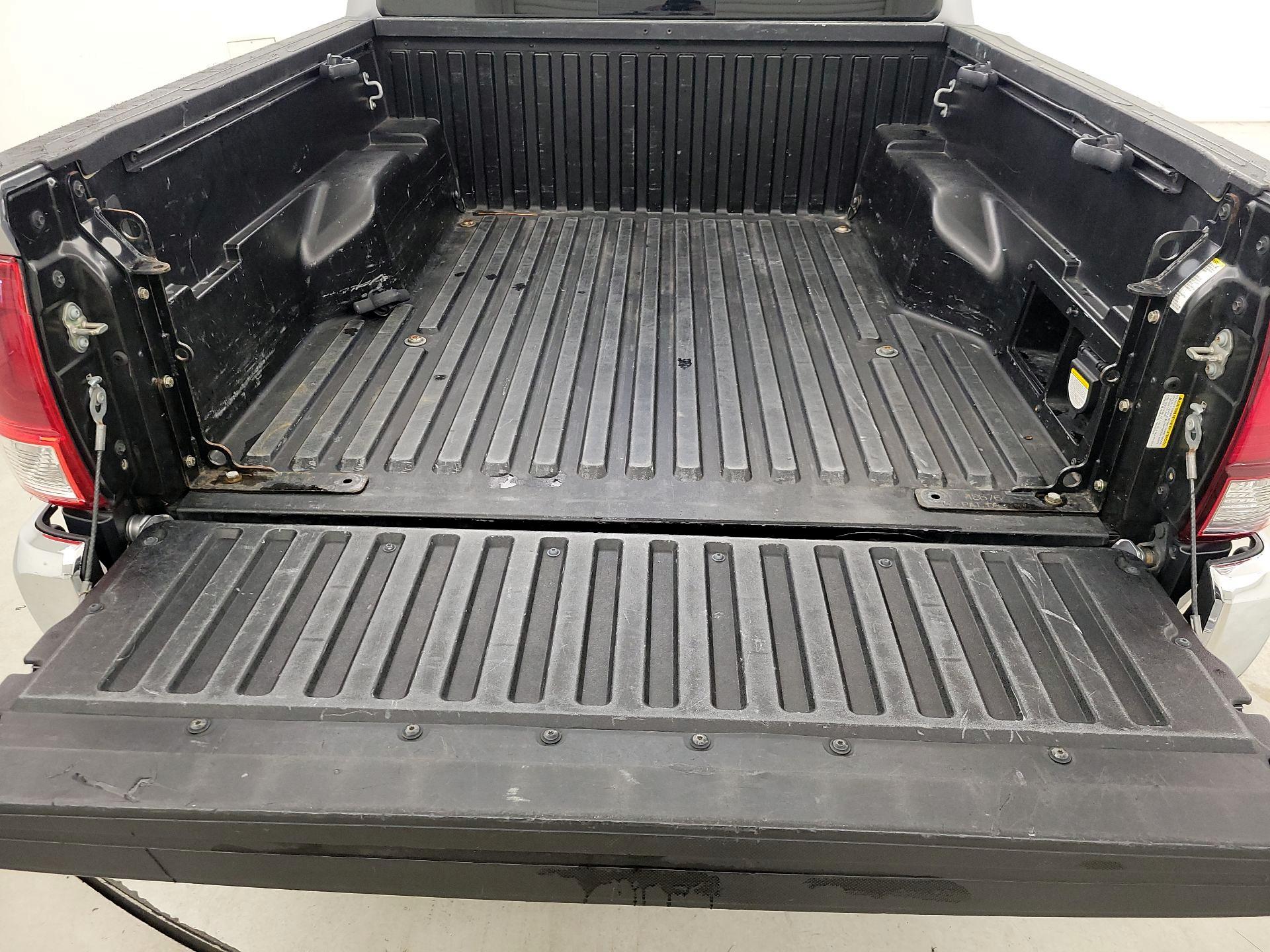 Thumbnail: 2021 Toyota Tacoma - 20