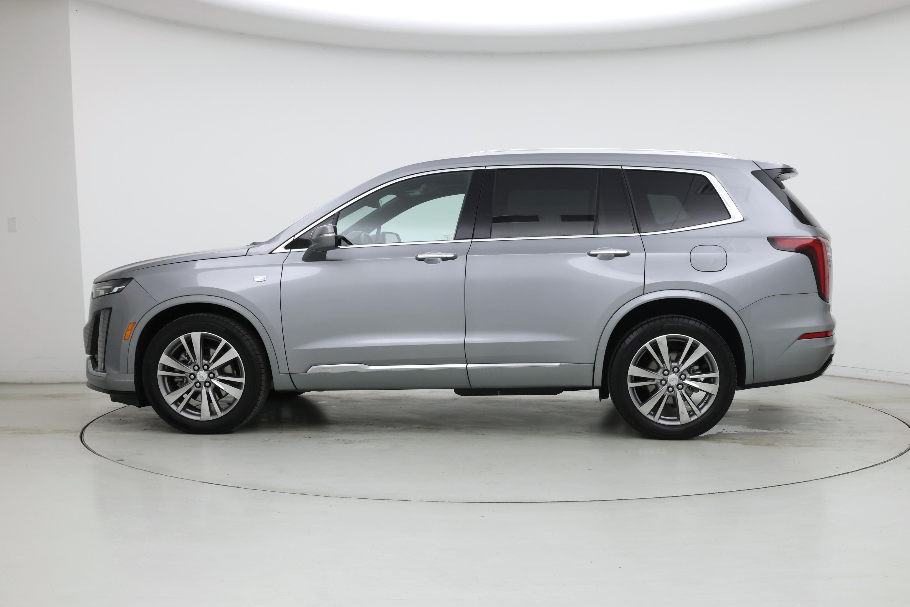 Thumbnail: 2025 Cadillac XT6 - 3