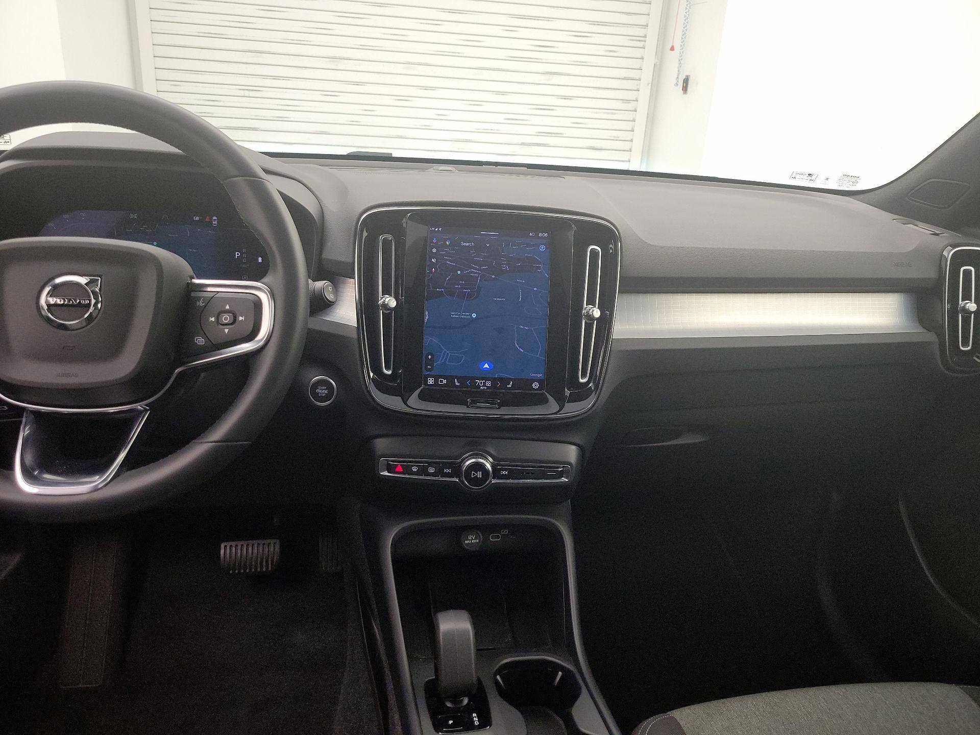 Thumbnail: 2024 Volvo XC40 - 9