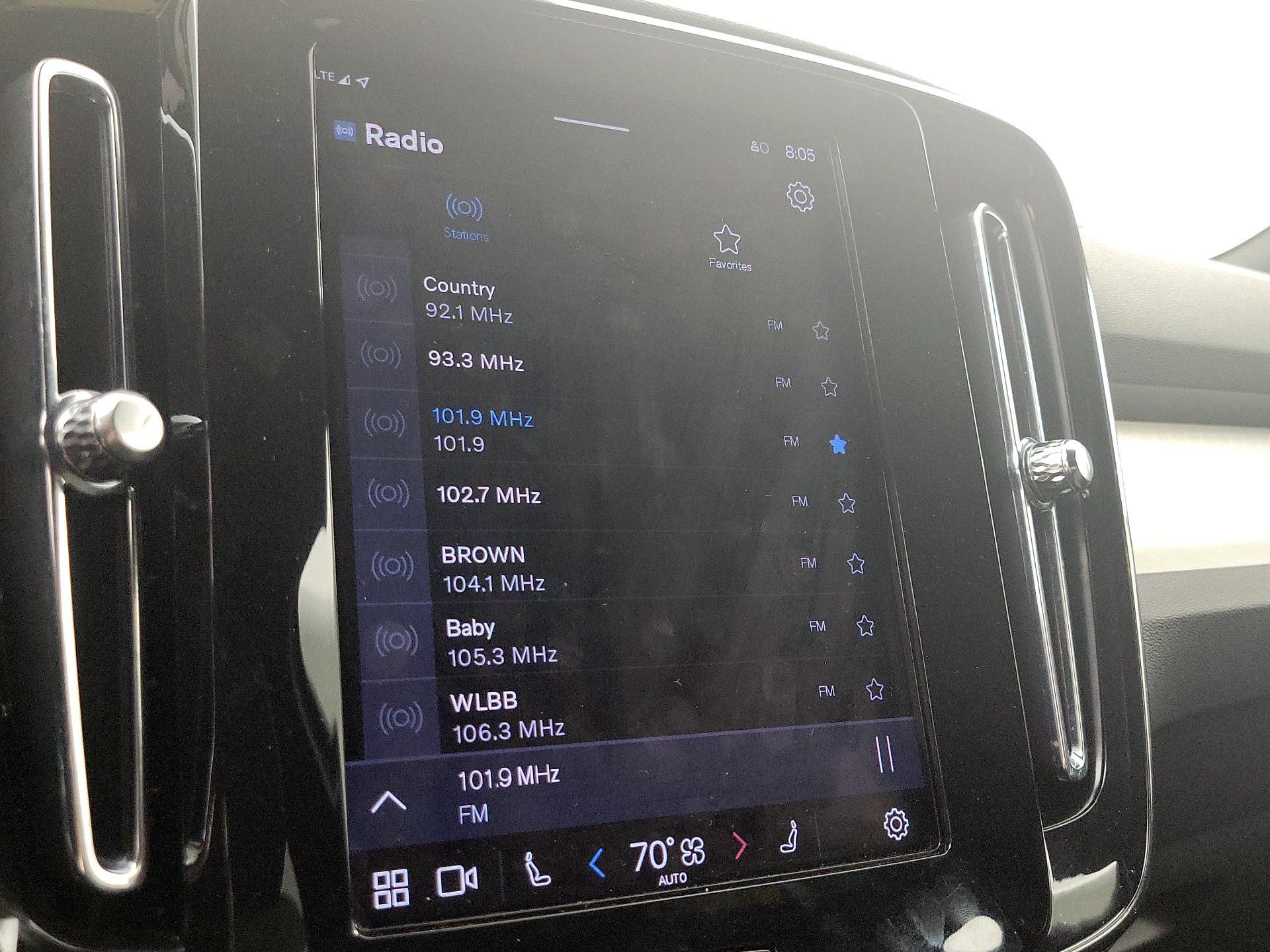 Thumbnail: 2024 Volvo XC40 - 16