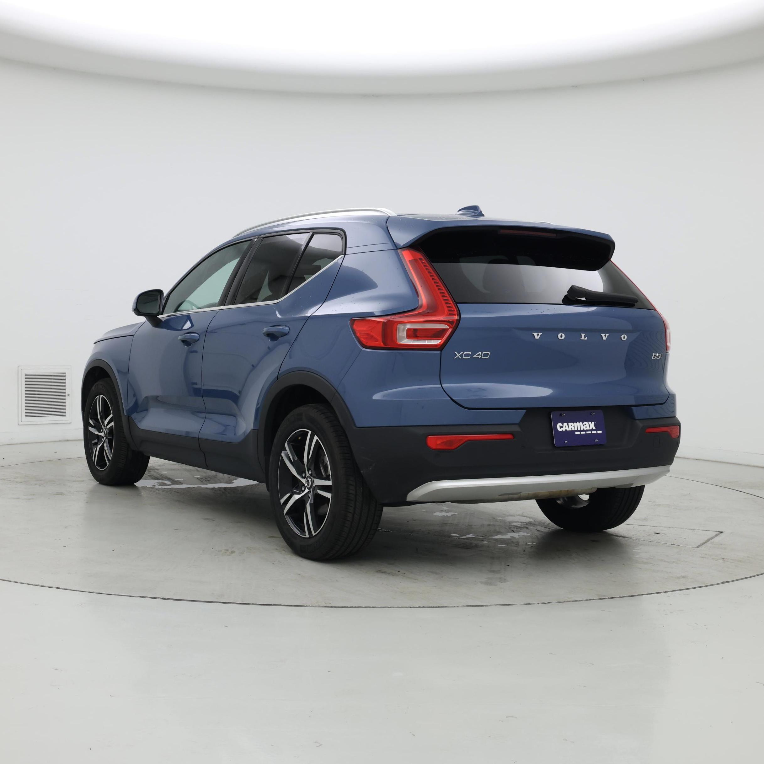 Thumbnail: 2024 Volvo XC40 - 2