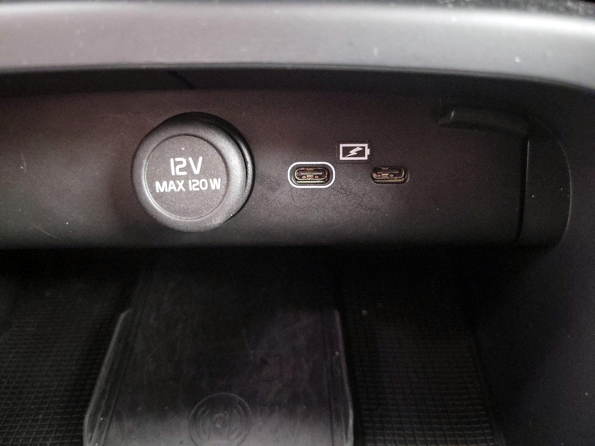 Thumbnail: 2024 Volvo XC40 - 19